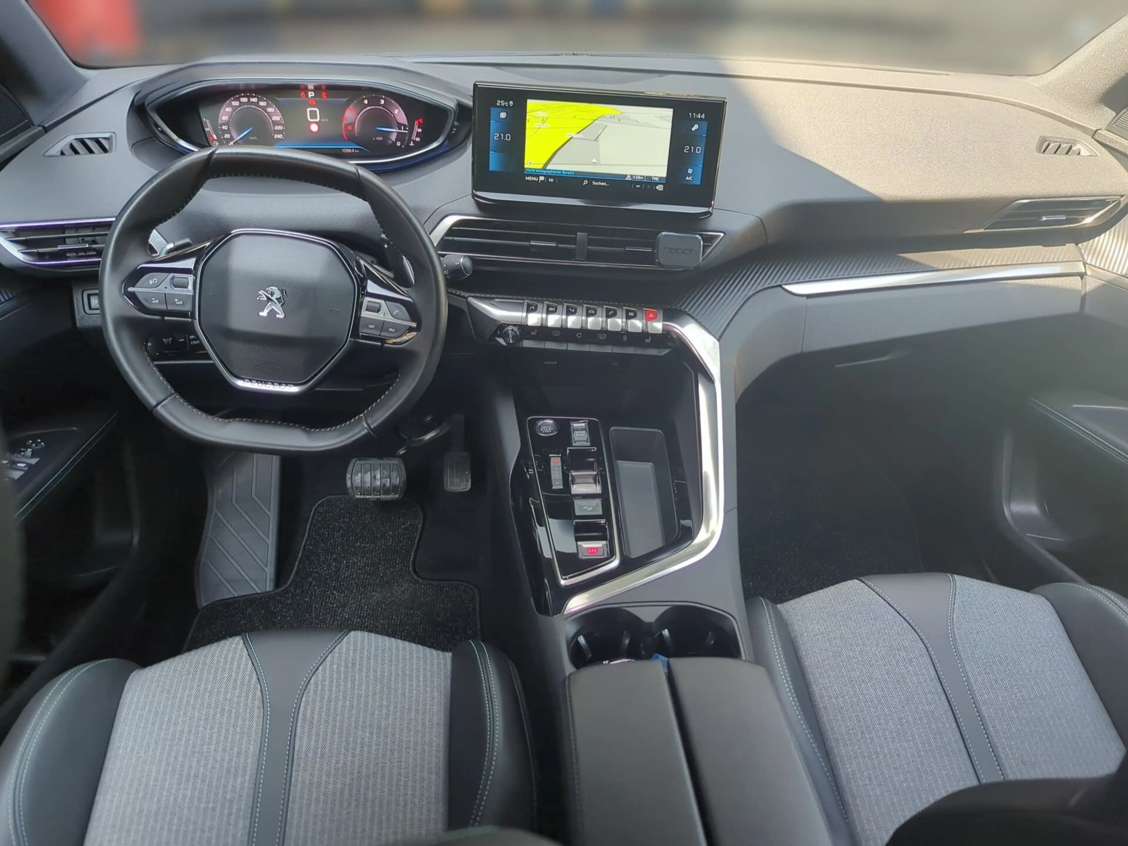 Peugeot 5008 1.5 BlueHDi 130 Allure Pack KeyLess LED PDC — photo 10