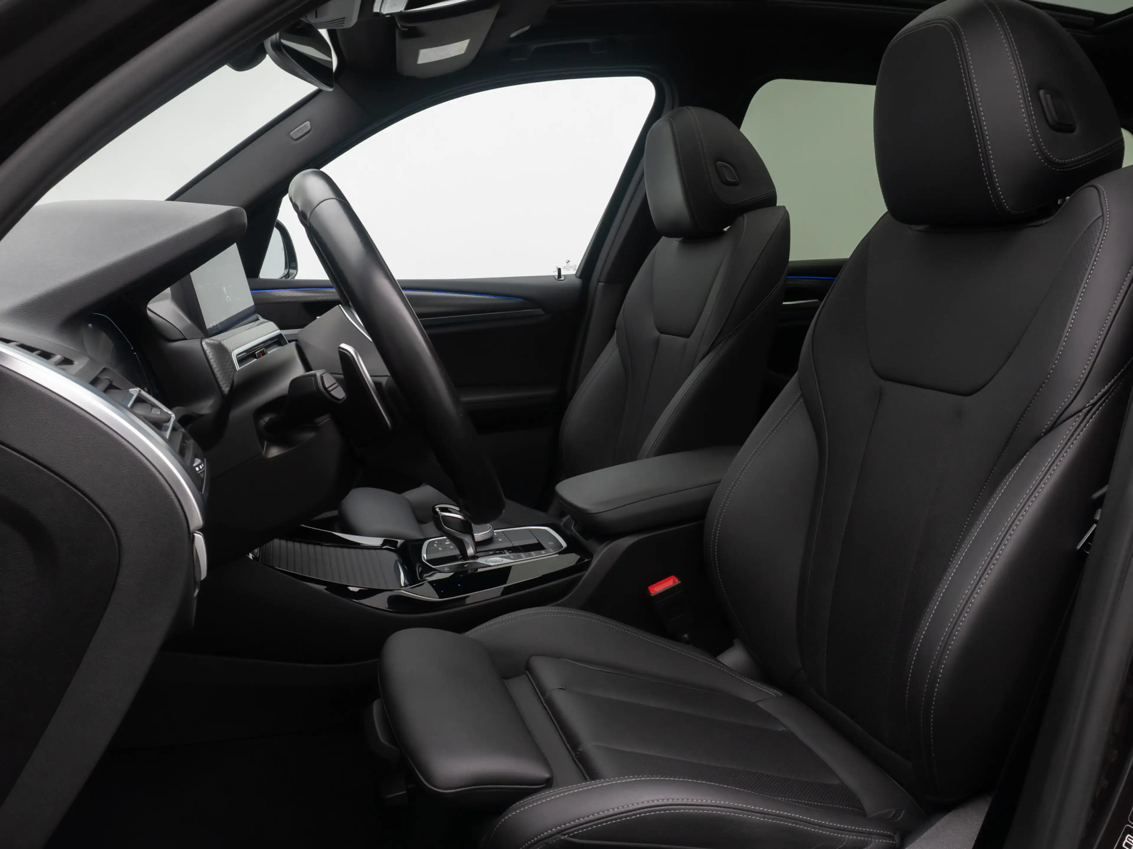 BMW X3 M Sport Laser Pano Kamera HUD DAB HiFi — photo 36