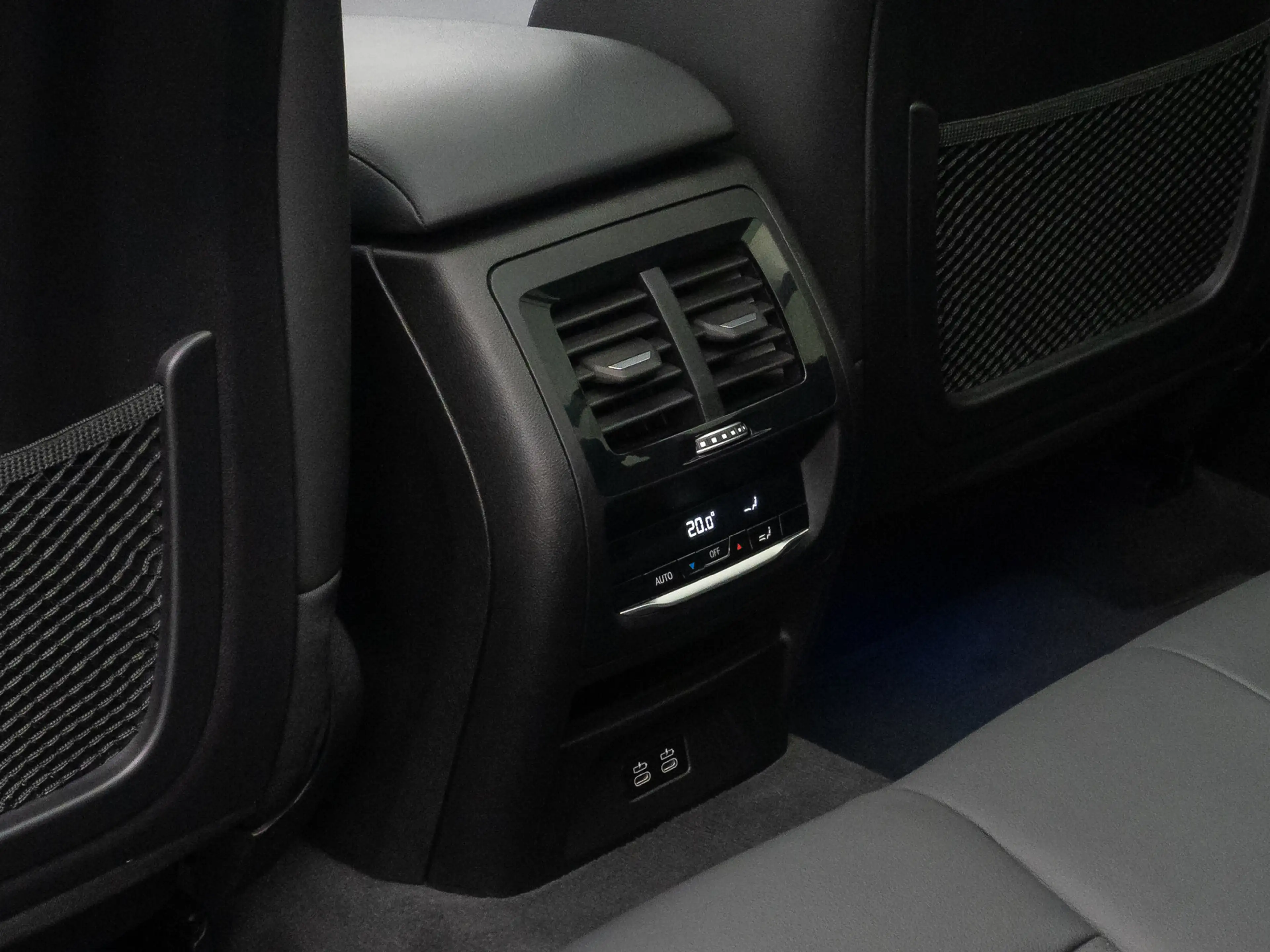 BMW X3 M Sport Laser Pano Kamera HUD DAB HiFi — photo 27
