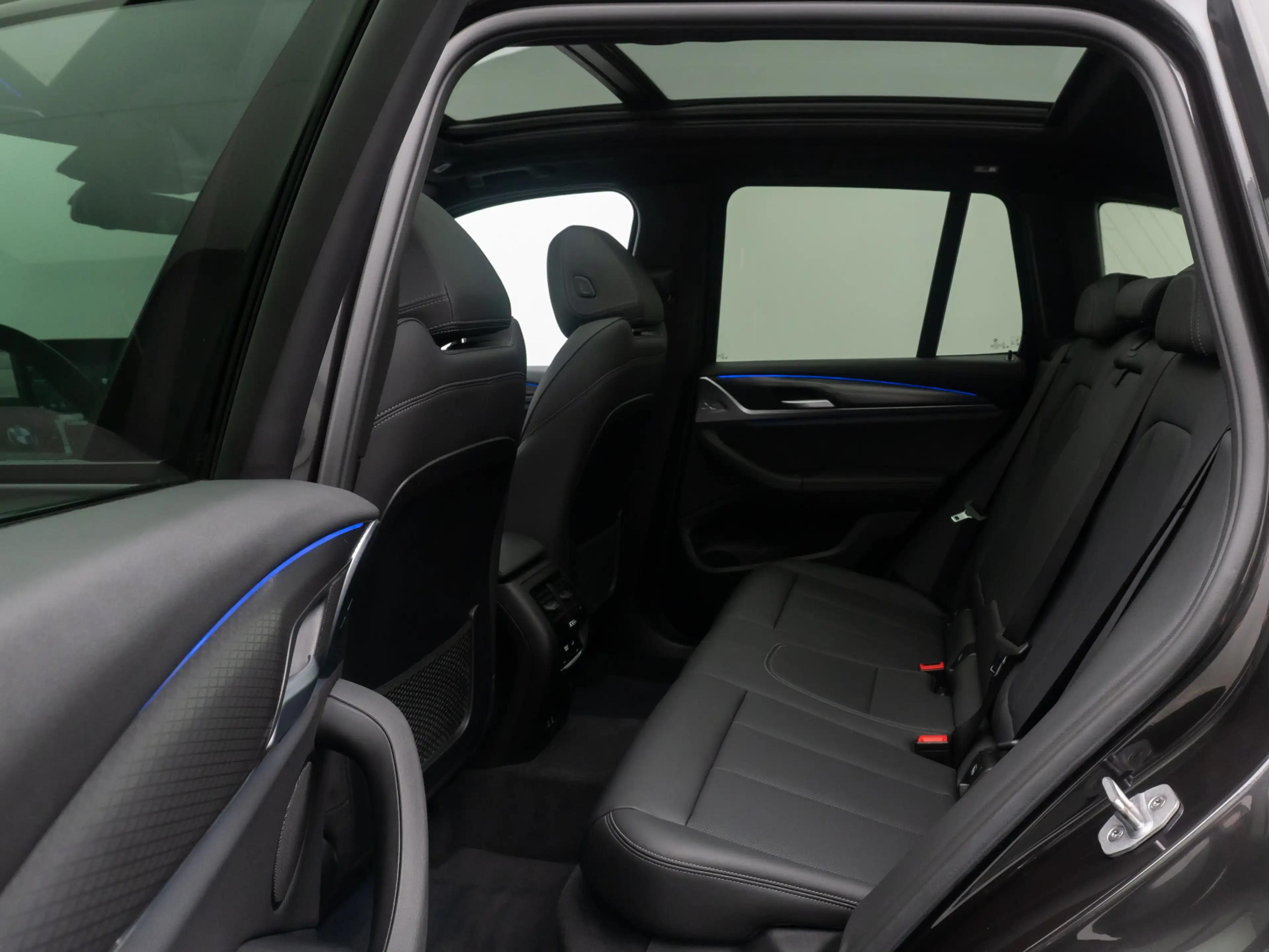 BMW X3 M Sport Laser Pano Kamera HUD DAB HiFi — photo 25