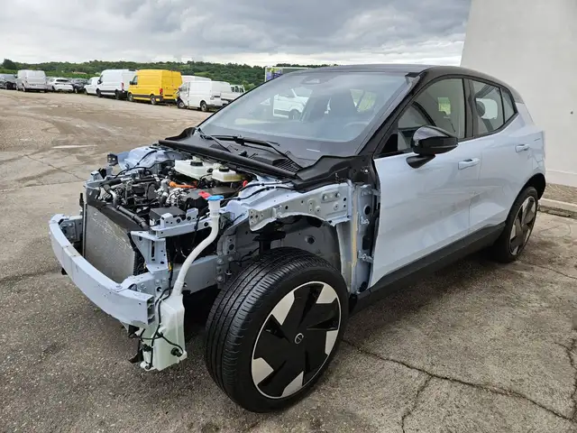 Volvo EX30 single motor Extended Range Plus rwd - INCIDENTATA