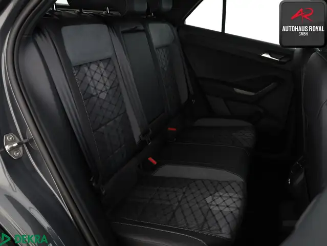 Volkswagen T-Roc view 13