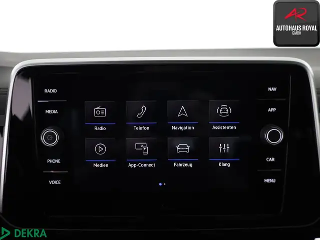 Volkswagen T-Roc view 15