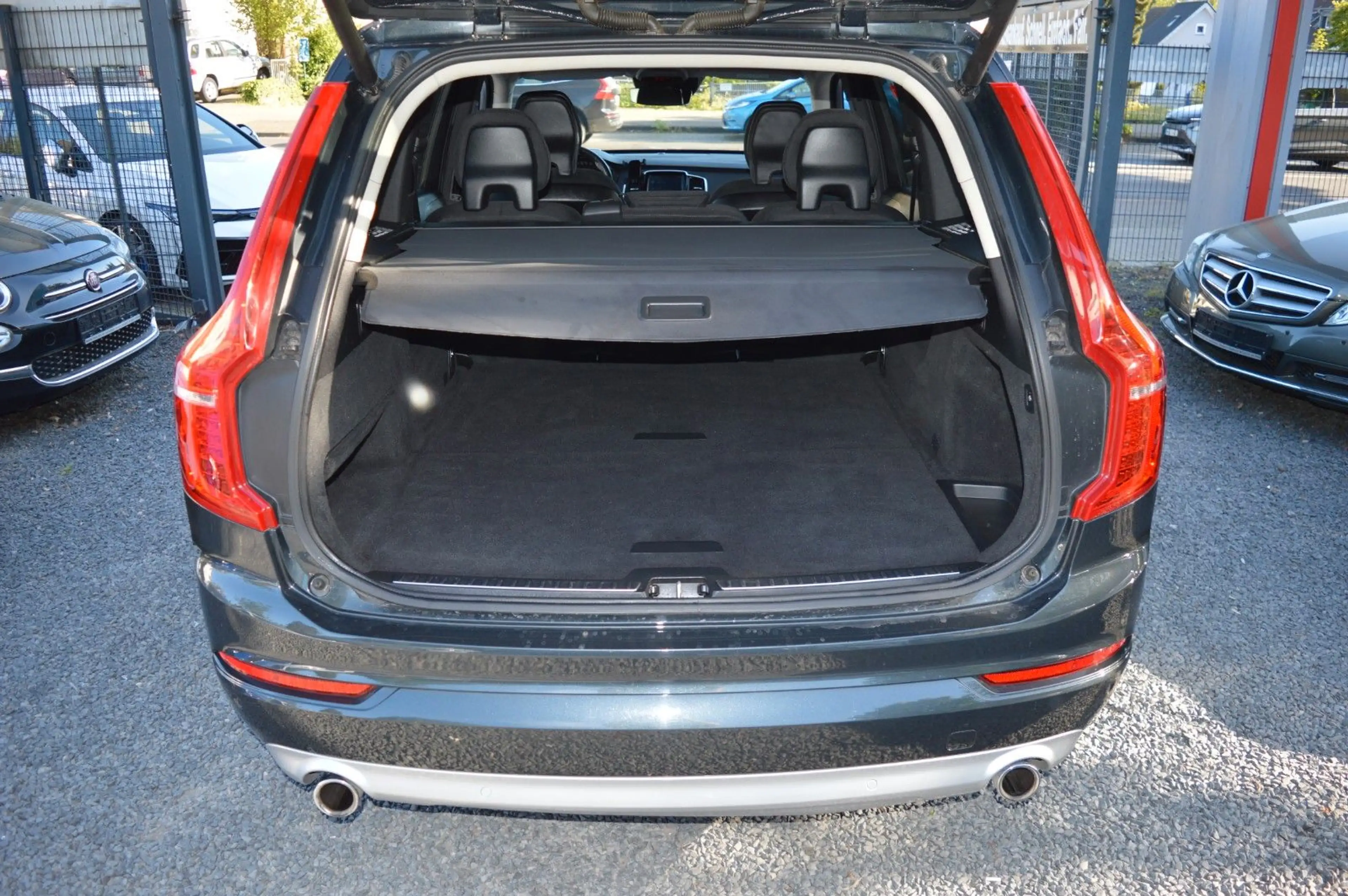 Volvo XC90 Momentum AWD 173/KW/235PS — photo 11