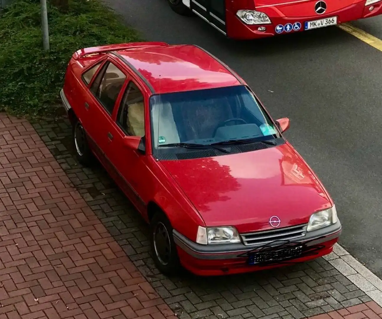 Opel Kadett Червоний - 1