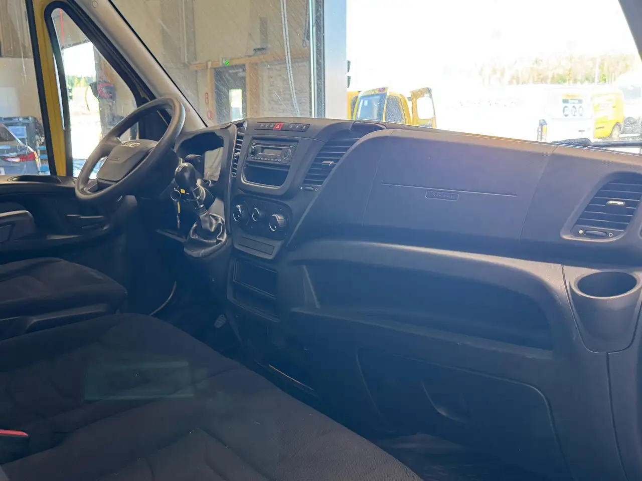 Iveco Daily Radstand 3520 Top – Bild 13