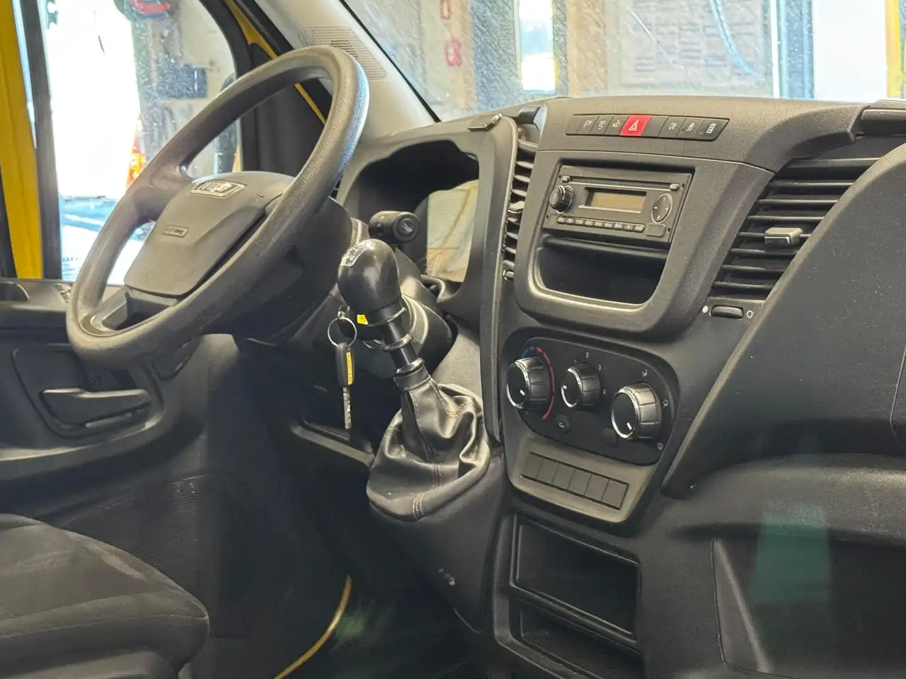 Iveco Daily Radstand 3520 Top – Bild 14