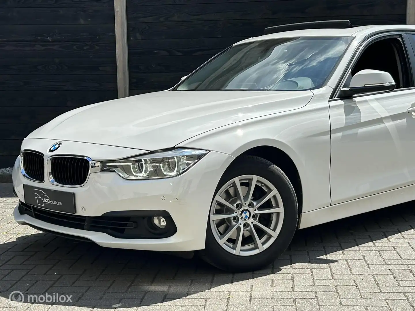 BMW 320 3-serie Touring 320i 184 PK AUTOMAAT / Executive / Wit - 2