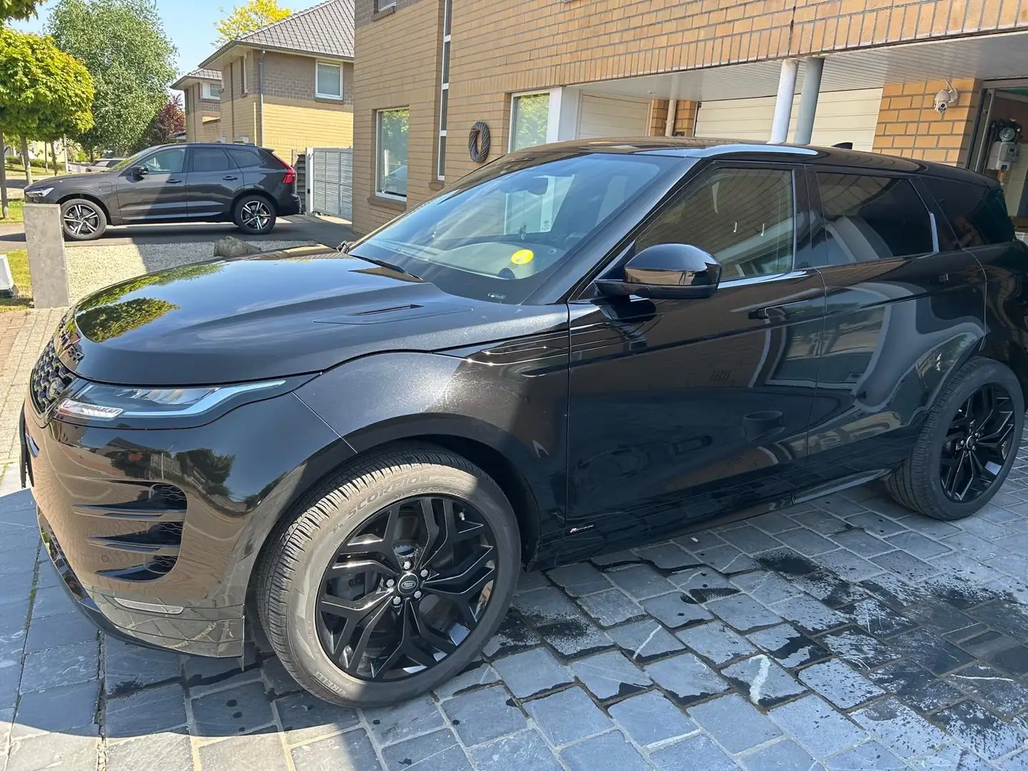 Land Rover Range Rover Evoque Range Rover Evoque D150 FWD Zwart - 1