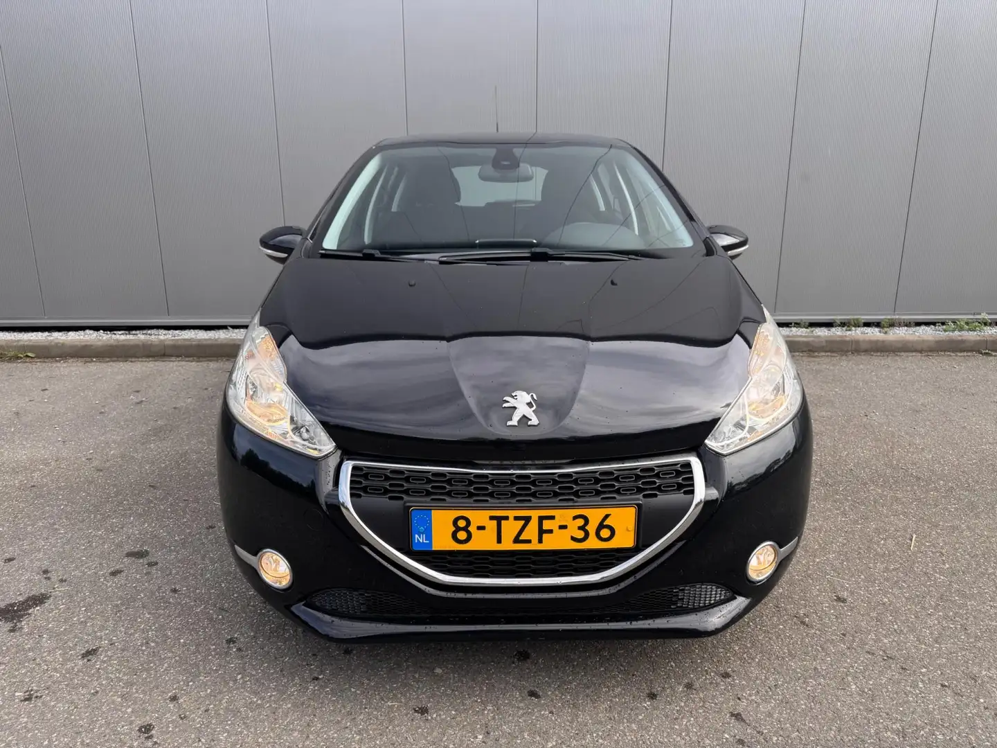 Peugeot 208 1.2 VTi Envy navi clima Zwart - 2