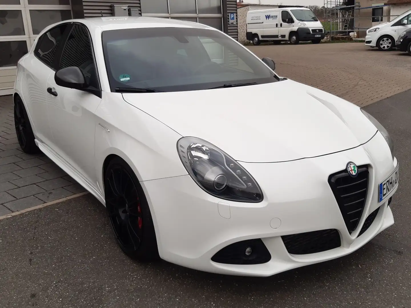 Alfa Romeo Giulietta Quadrifoglio Verde Weiß - 2