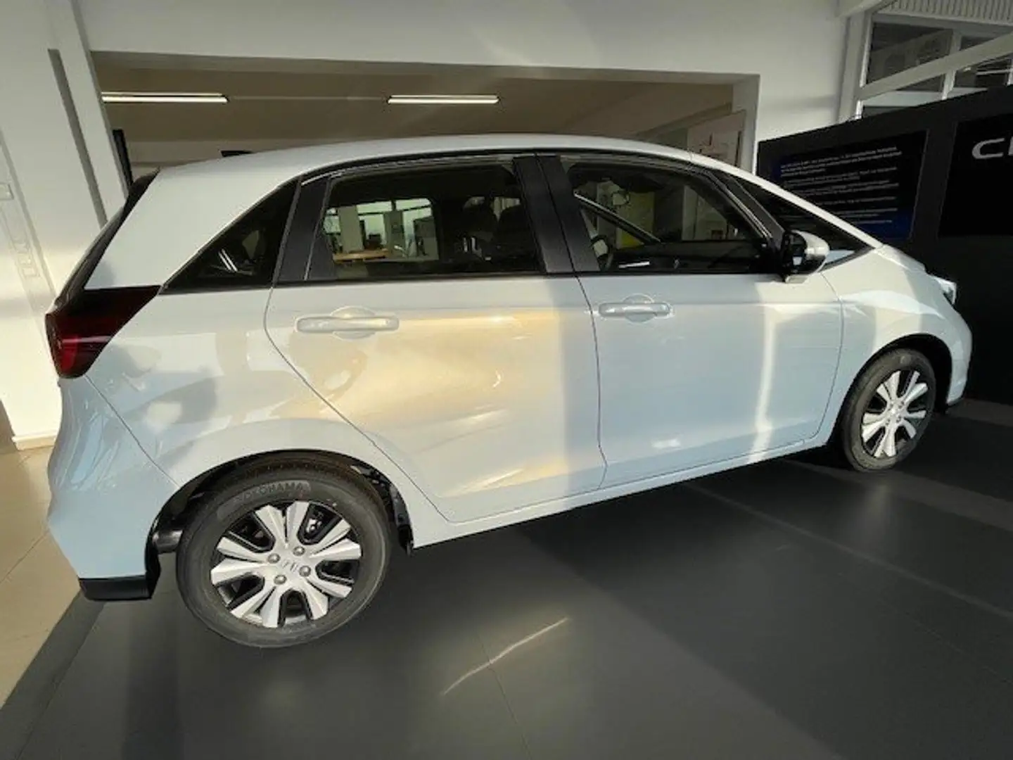 Honda Jazz 1.5 i-MMD Hybrid Elegance Automatic Weiß - 2