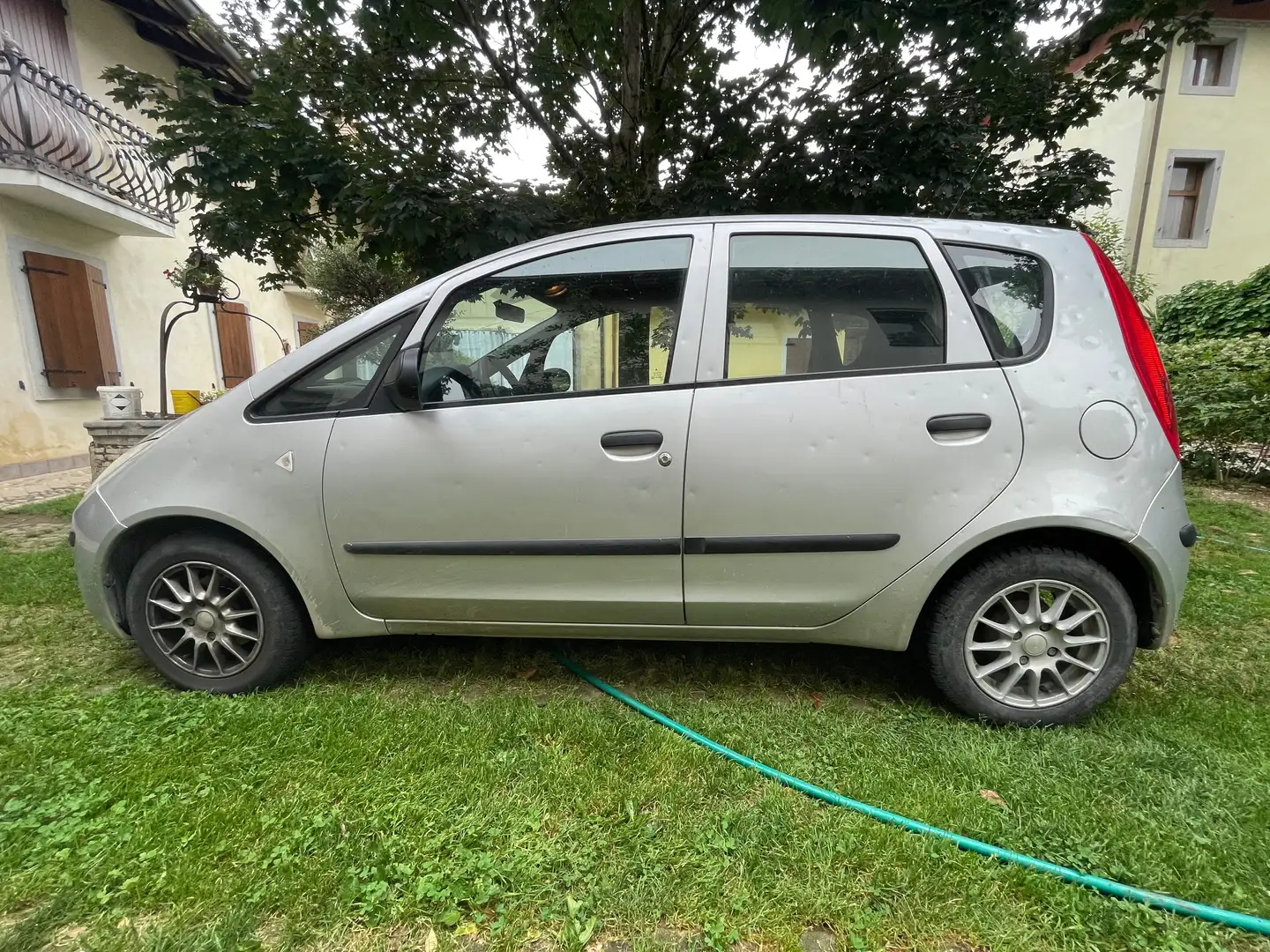 Mitsubishi Colt Colt VIII 2004 5p 1.5 di-d Inform Gris - 2