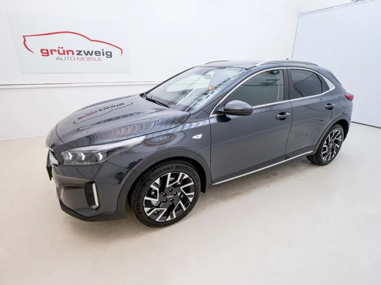 Kia XCeed /SILBER/1.5 TGDI/MT6/160 Black - 2