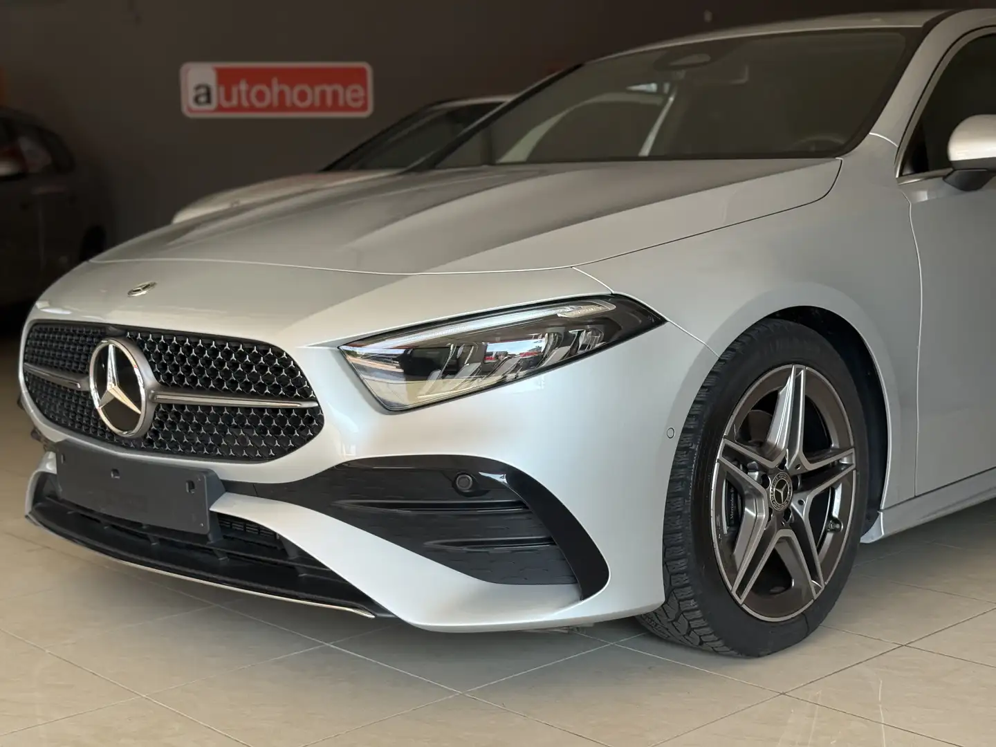 Mercedes-Benz A 200 A 200 AMG Line Premium 164 Cv Vetri Privacy Grijs - 1
