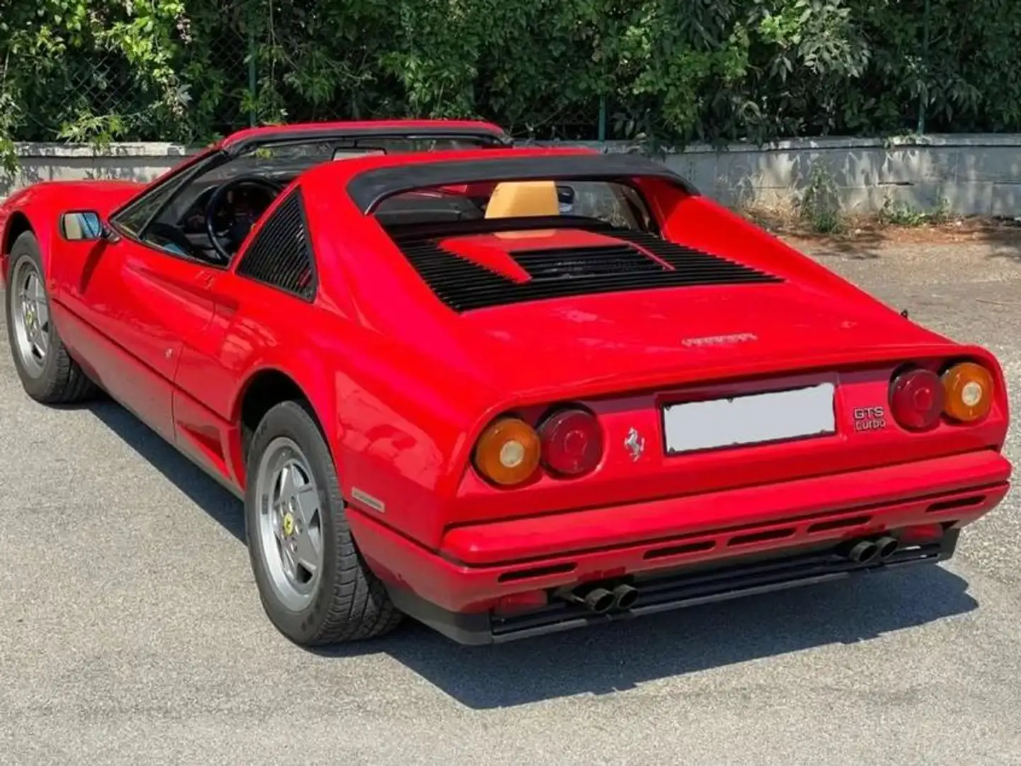 Ferrari 208 208 2.0 turbo GTB 254cv Rood - 2