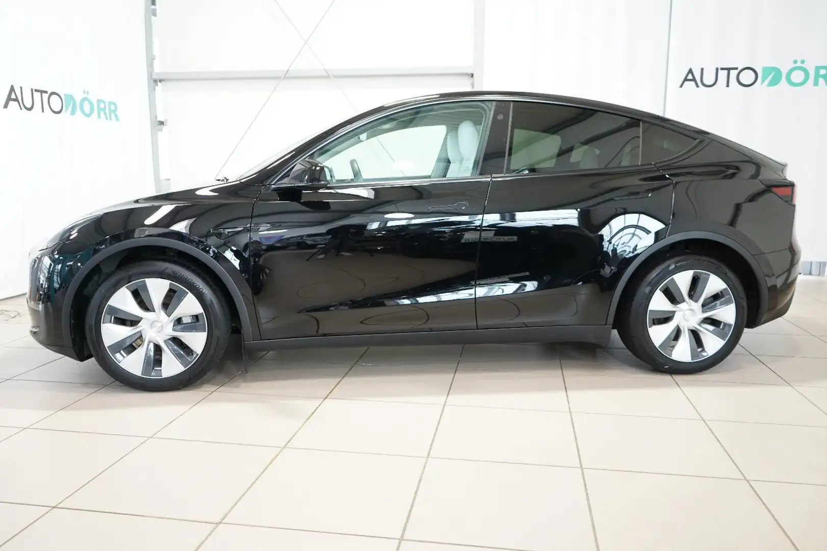 Tesla Model Y Long Range Dual Motor AWD Autonm. Fahren Schwarz - 2