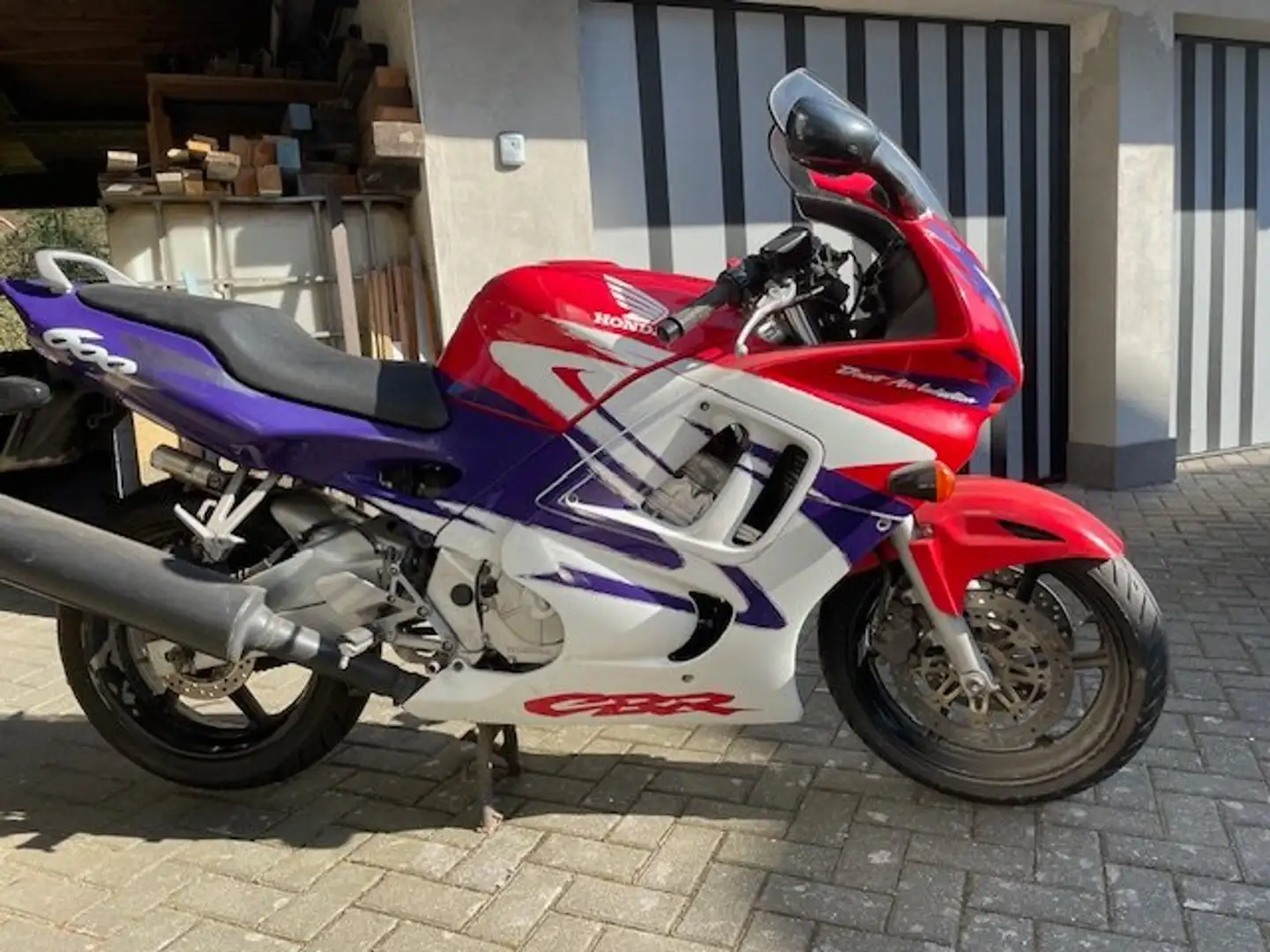 Honda CBR 600 PC 31 Rouge - 1