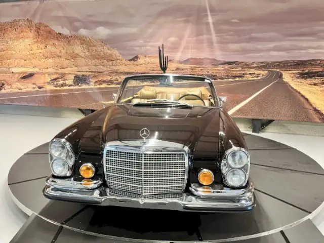 Mercedes-Benz 280 W111 280SE 3.5 Cabriolet