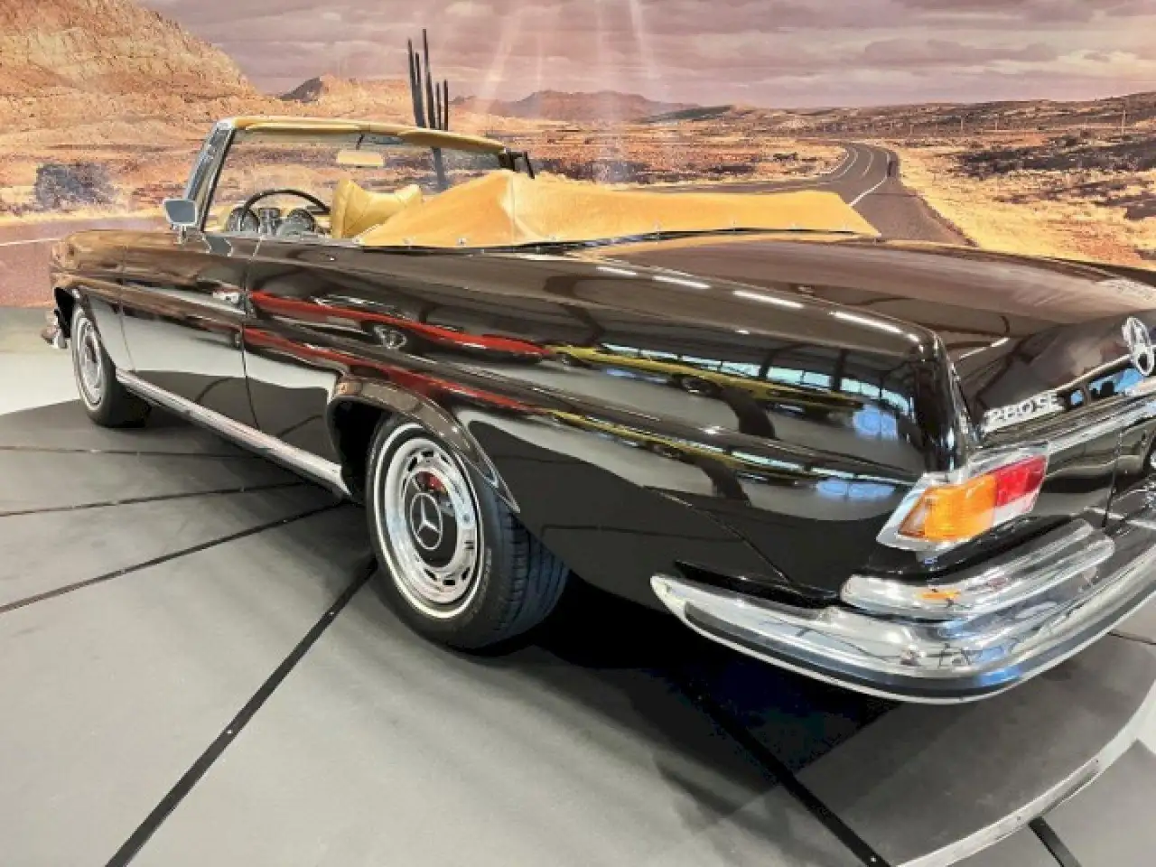 Mercedes-Benz 280 W111 280SE 3.5 Cabriolet, foto 10