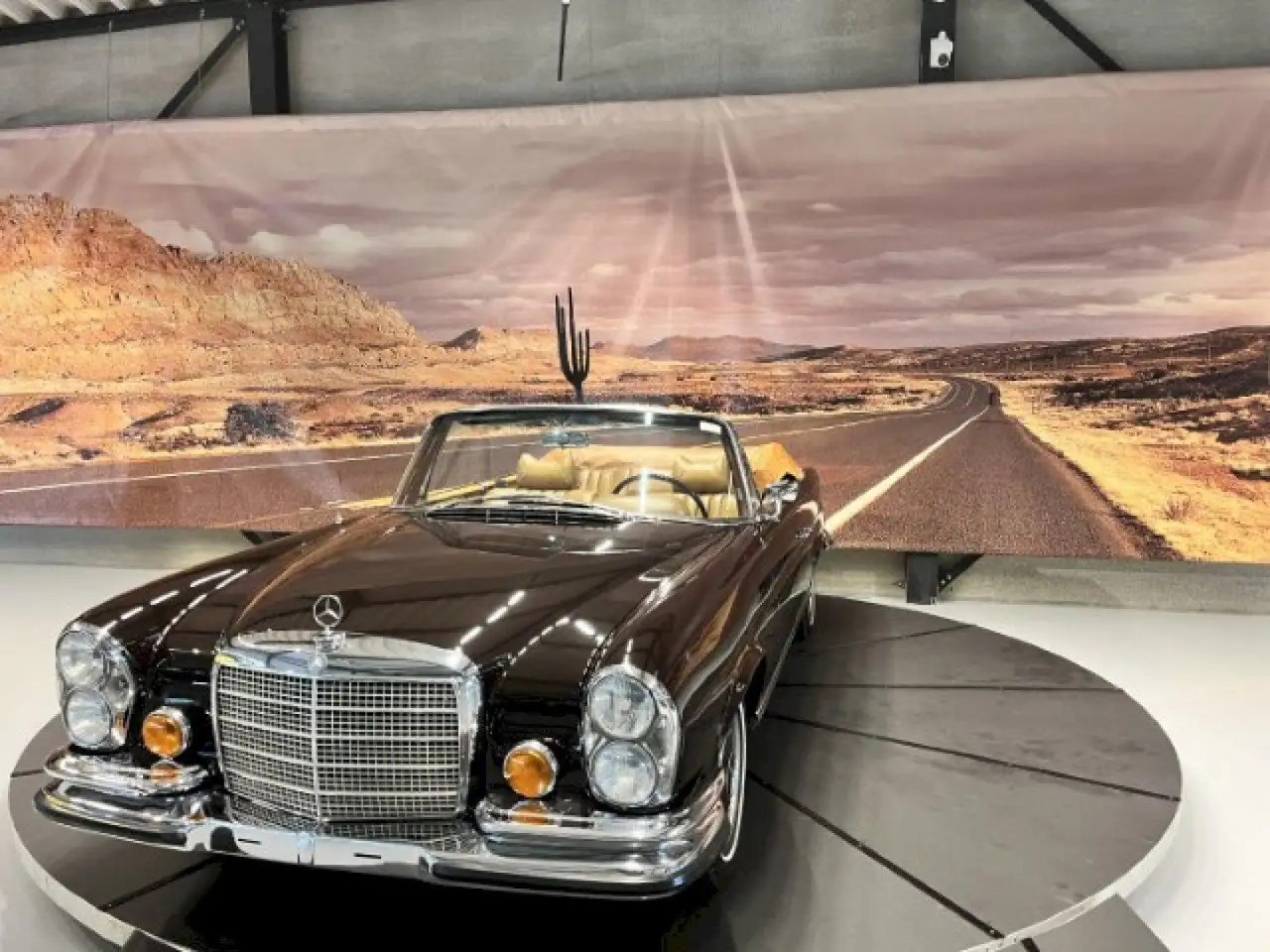 Mercedes-Benz 280 W111 280SE 3.5 Cabriolet, foto 3