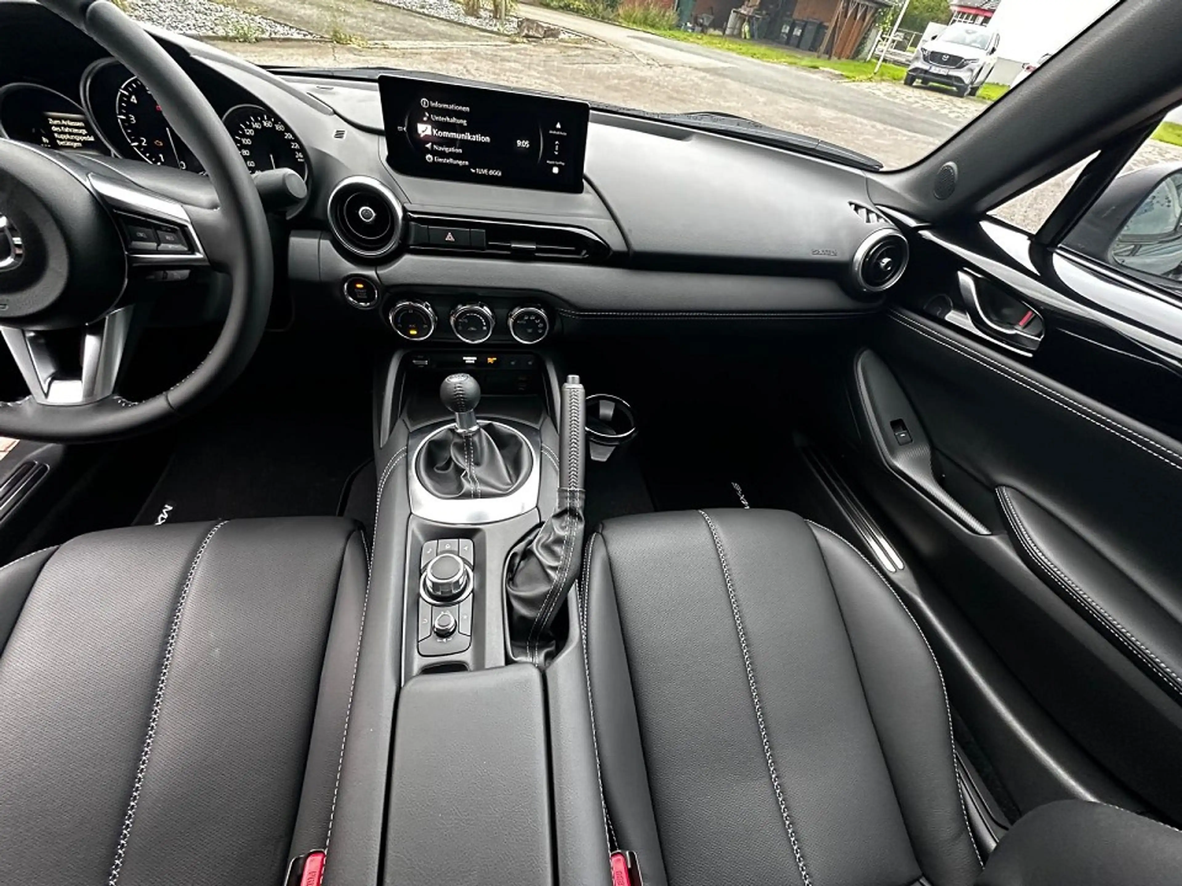 Mazda MX-5 1.5L SKYACTIV-G 136ps — photo 11