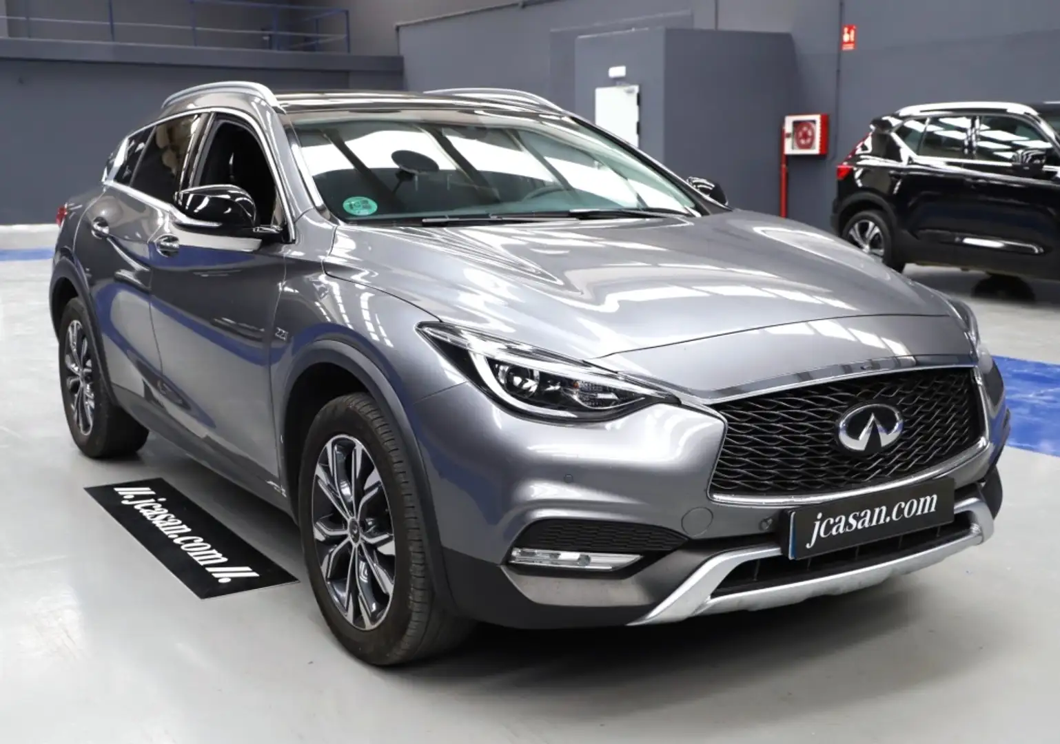 Infiniti QX30 2.2d Premium AWD 7DCT Gris - 2
