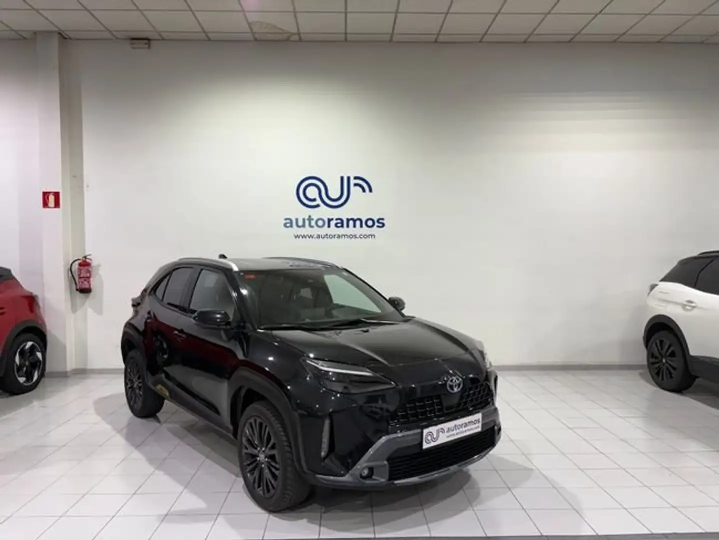 Toyota Yaris Cross 1.5 120H Adventure Noir - 1