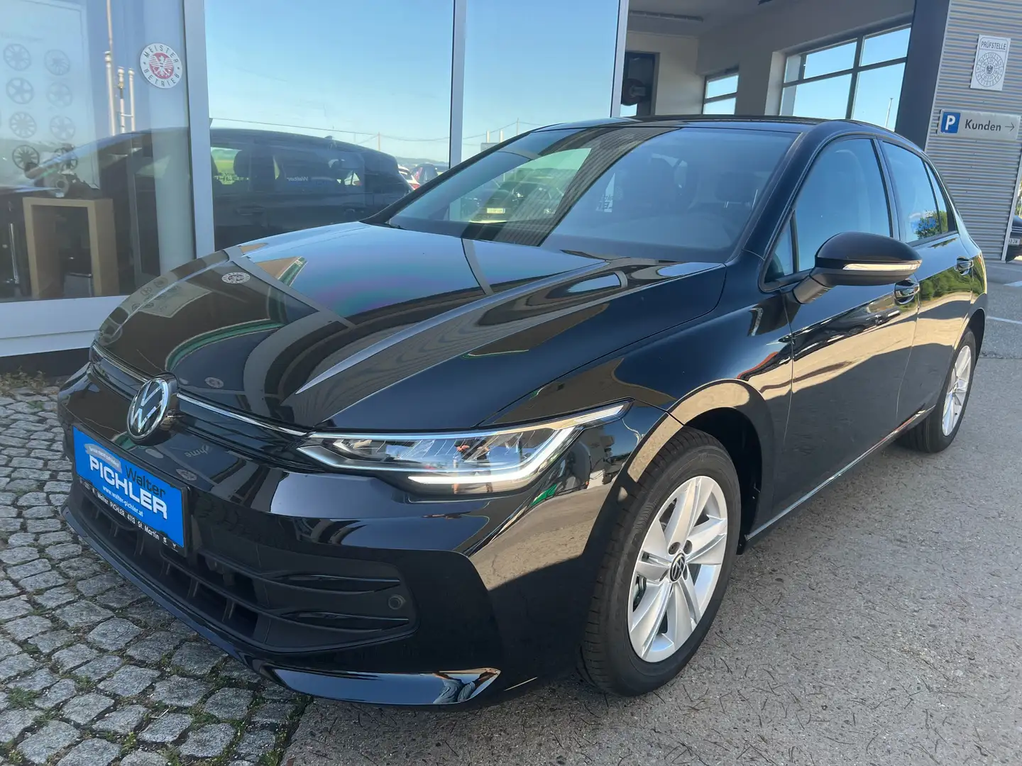 Volkswagen Golf Life TDI Schwarz - 1