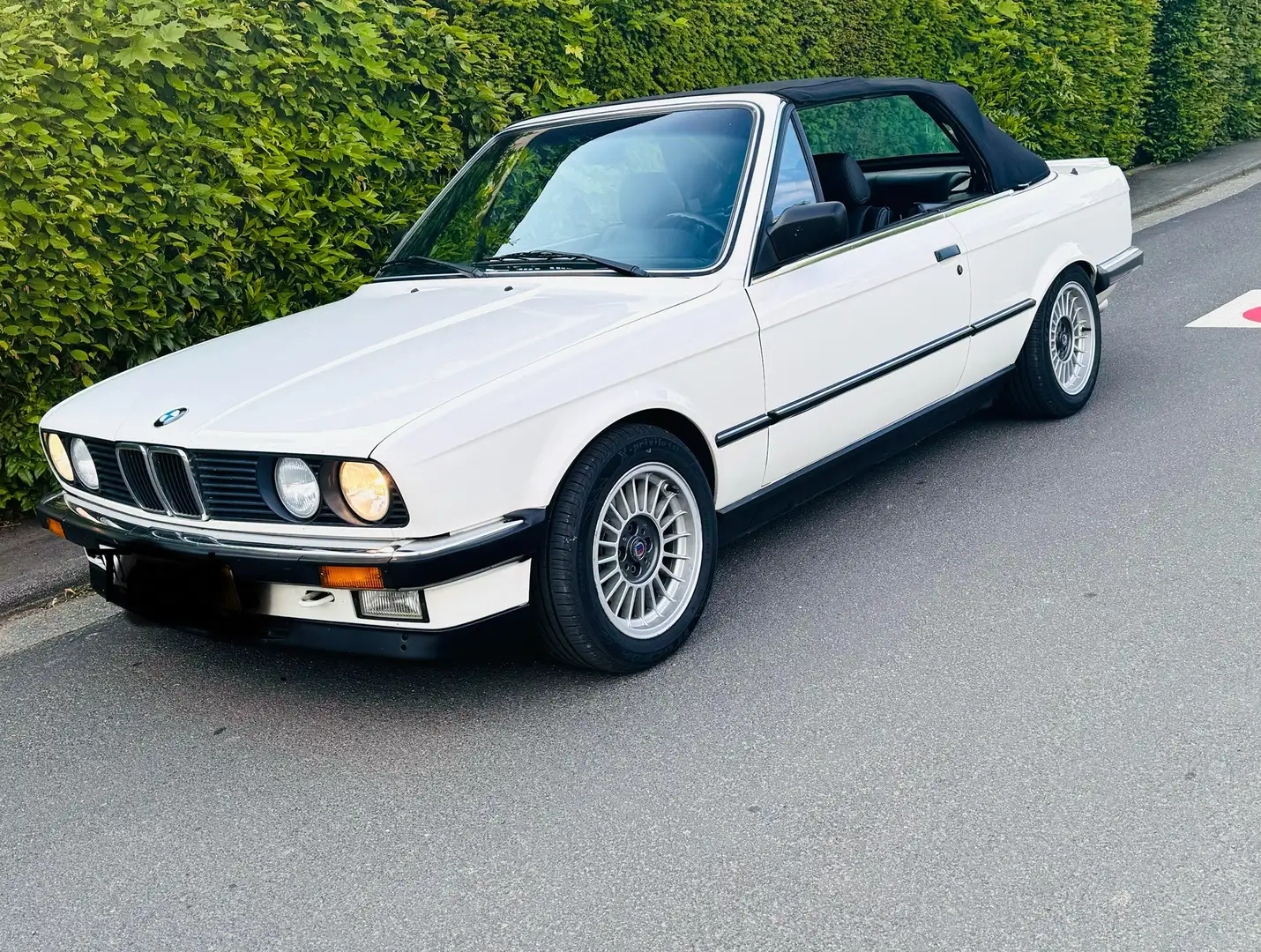 BMW 325 E30 325ii Cabrio OLDTIMER TOP ZUSTAND Weiß - 1