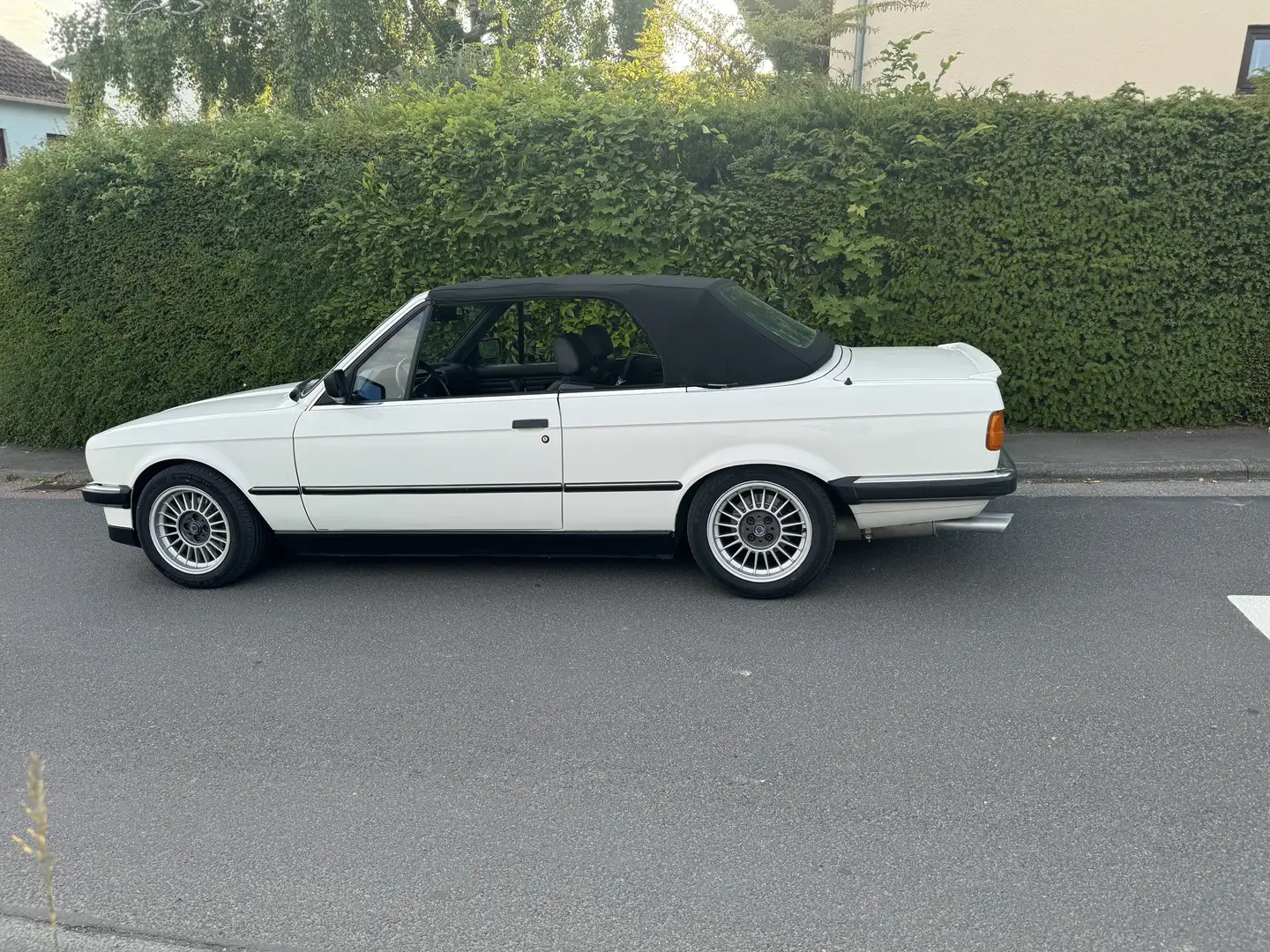 BMW 325 E30 325ii Cabrio OLDTIMER TOP ZUSTAND Weiß - 2