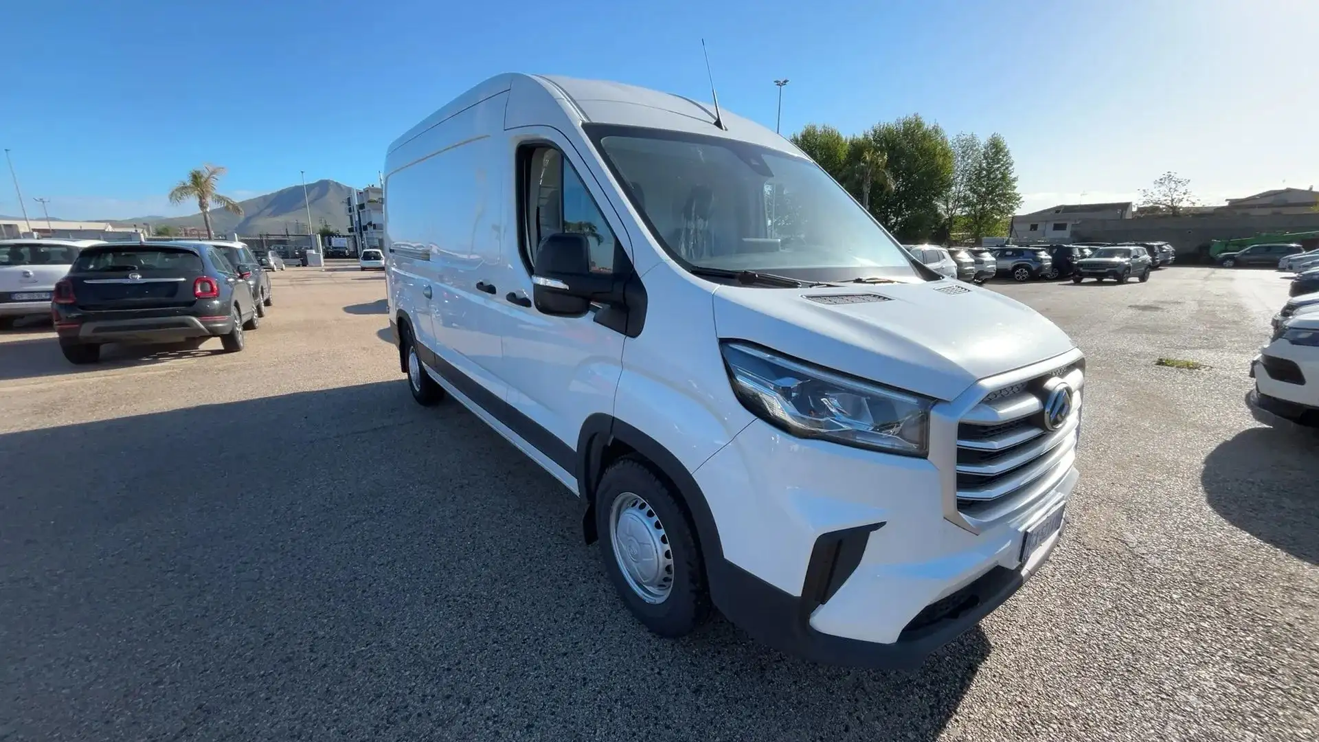 Maxus Deliver 9 Deliver 9 VAN 2.0 CRDI L3H2 150cv fwd Bianco - 1