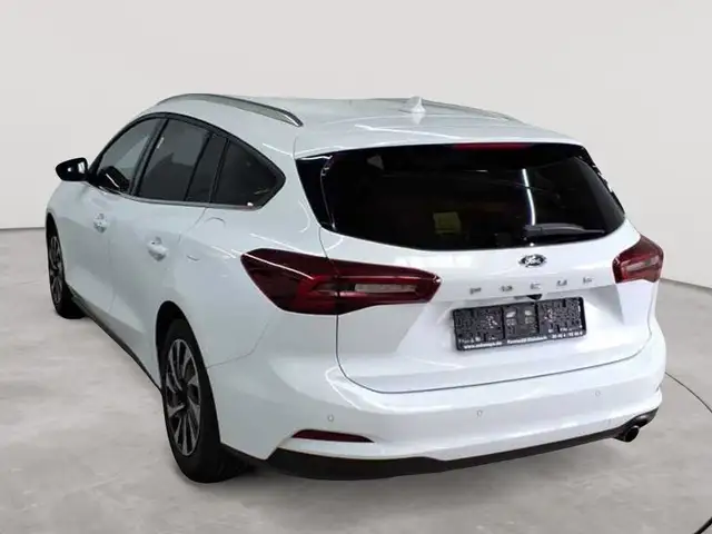 Ford Focus view 5