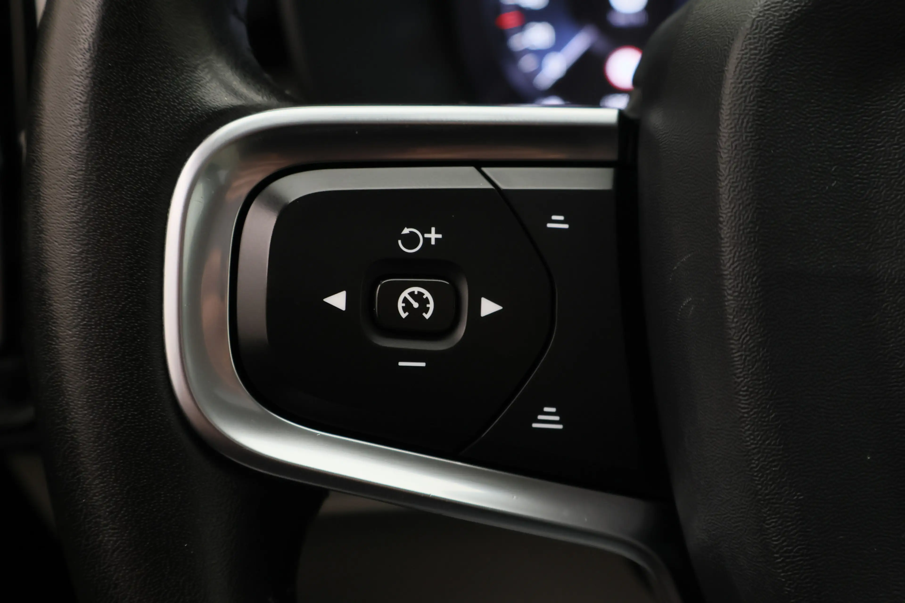 Volvo XC40 1.5 T5 Twin Engine Inscription Leer, Panoramadak, — photo 35