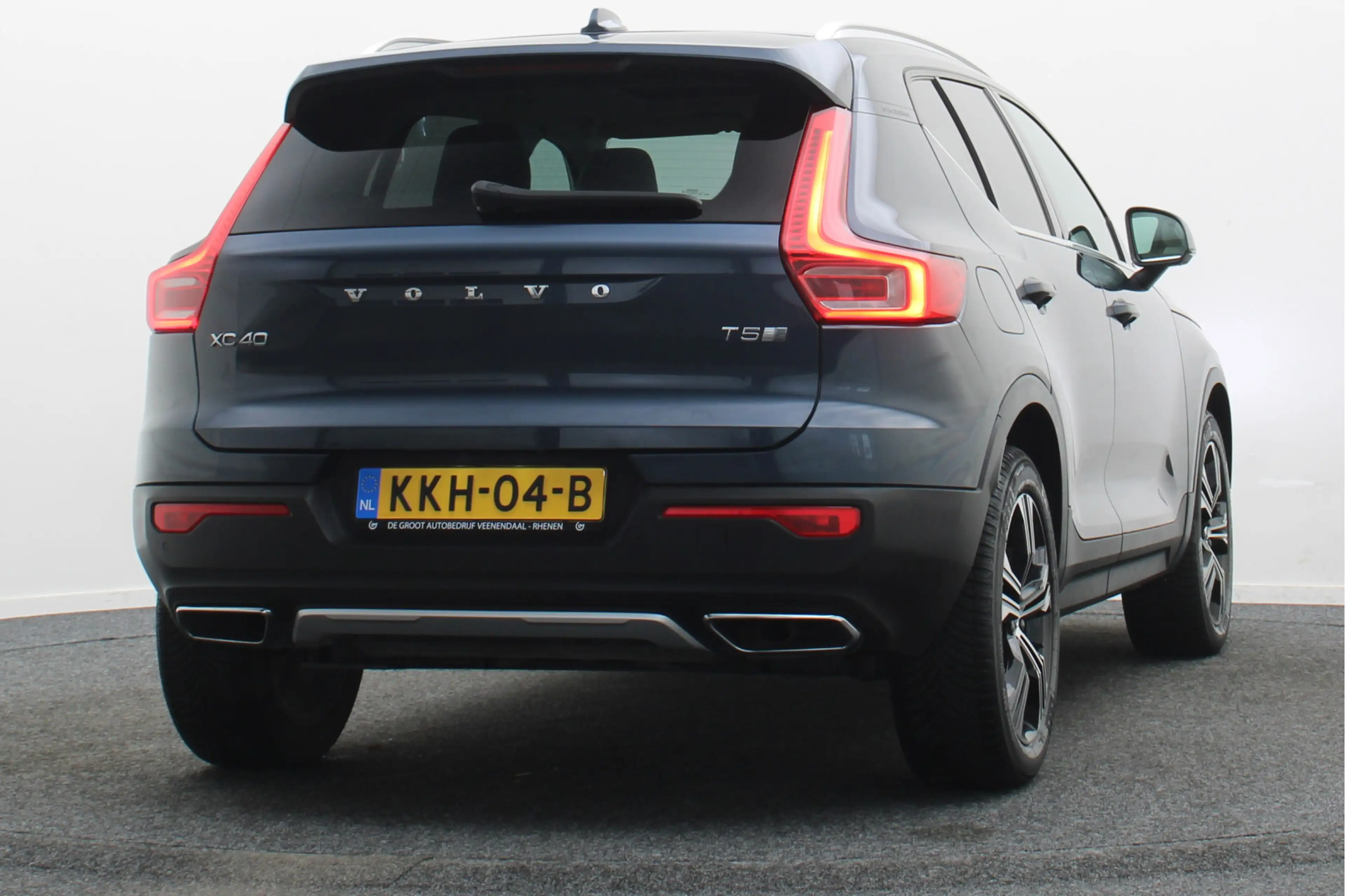 Volvo XC40 1.5 T5 Twin Engine Inscription Leer, Panoramadak, — photo 21