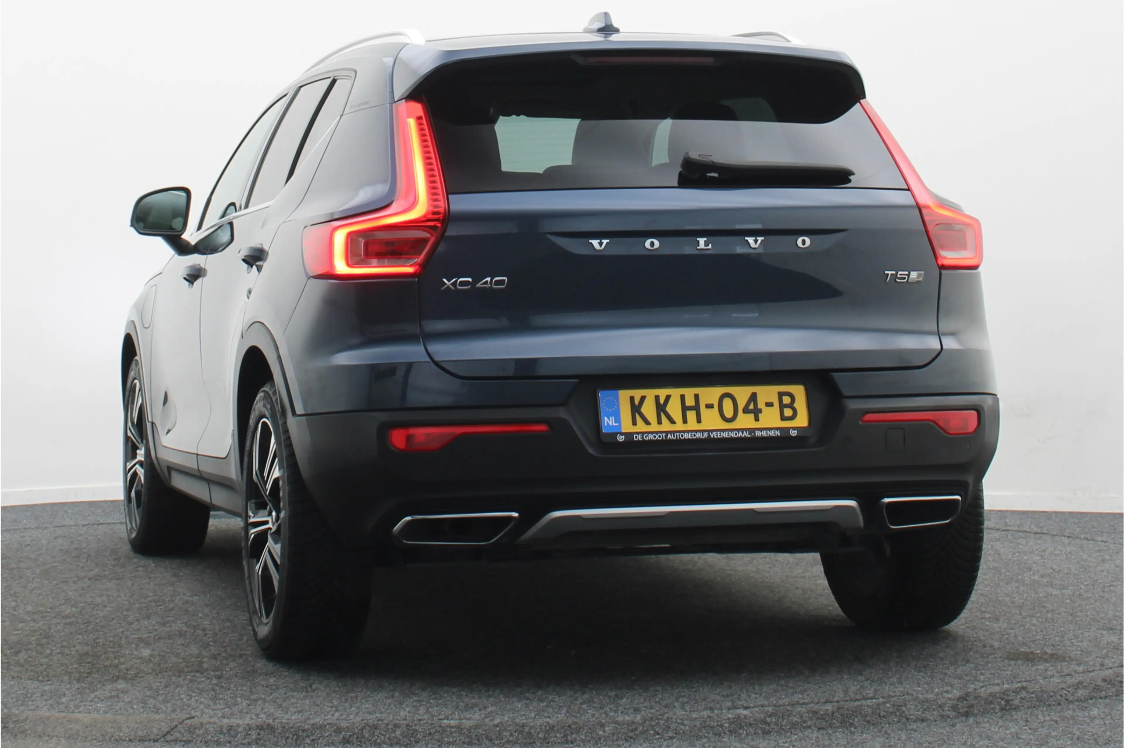 Volvo XC40 1.5 T5 Twin Engine Inscription Leer, Panoramadak, — photo 20