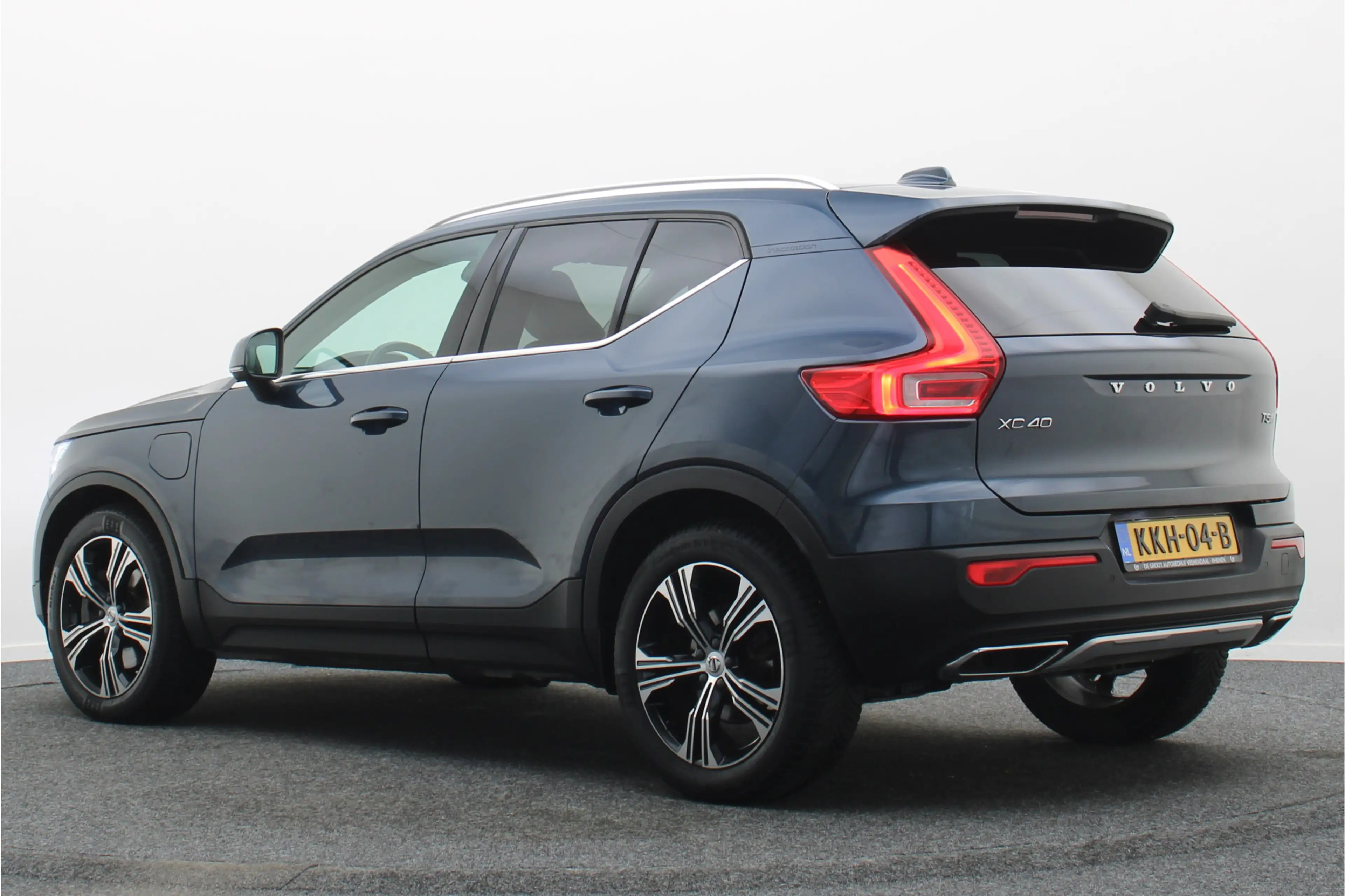 Volvo XC40 1.5 T5 Twin Engine Inscription Leer, Panoramadak, — photo 3