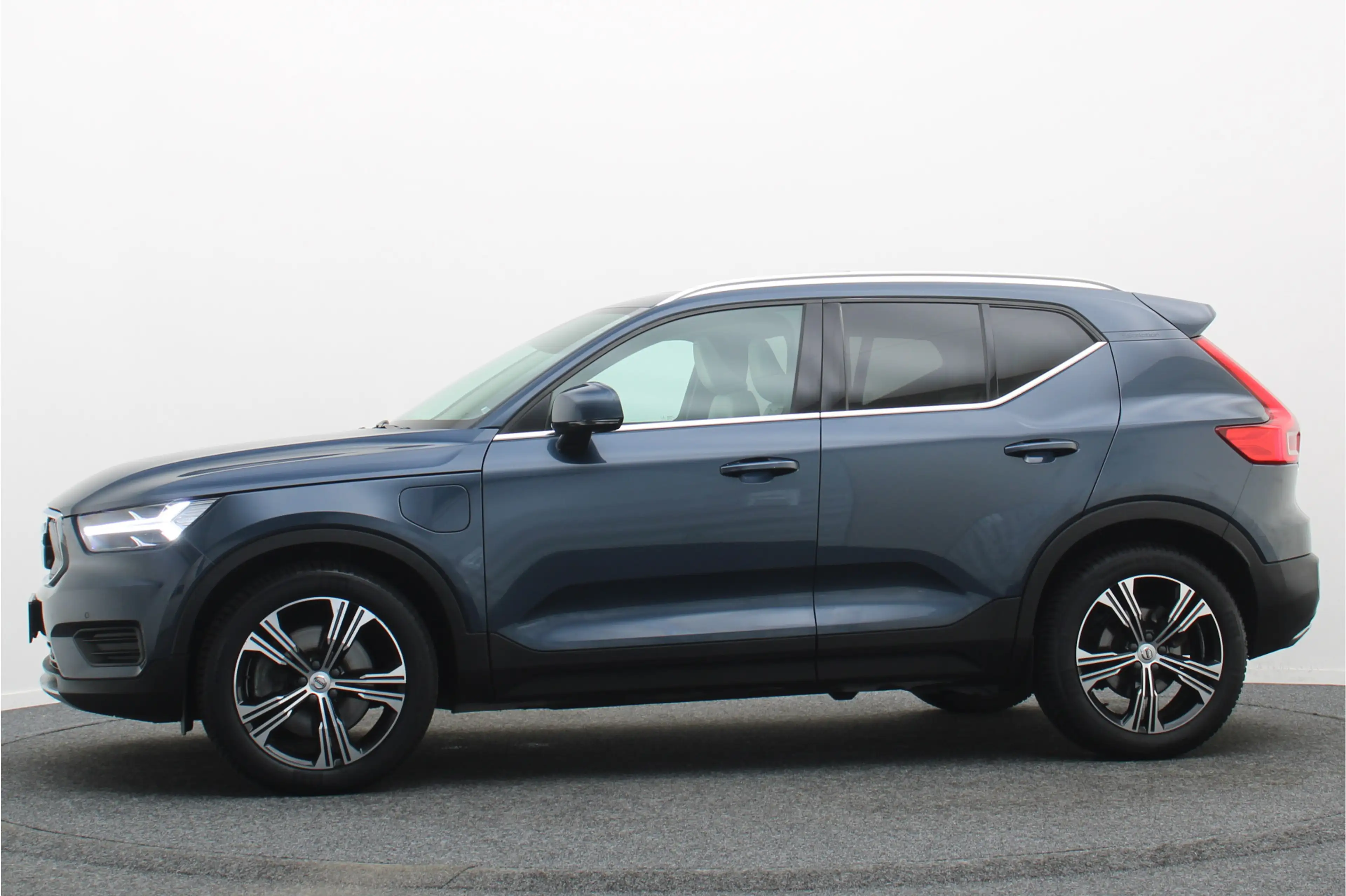 Volvo XC40 1.5 T5 Twin Engine Inscription Leer, Panoramadak, — photo 6