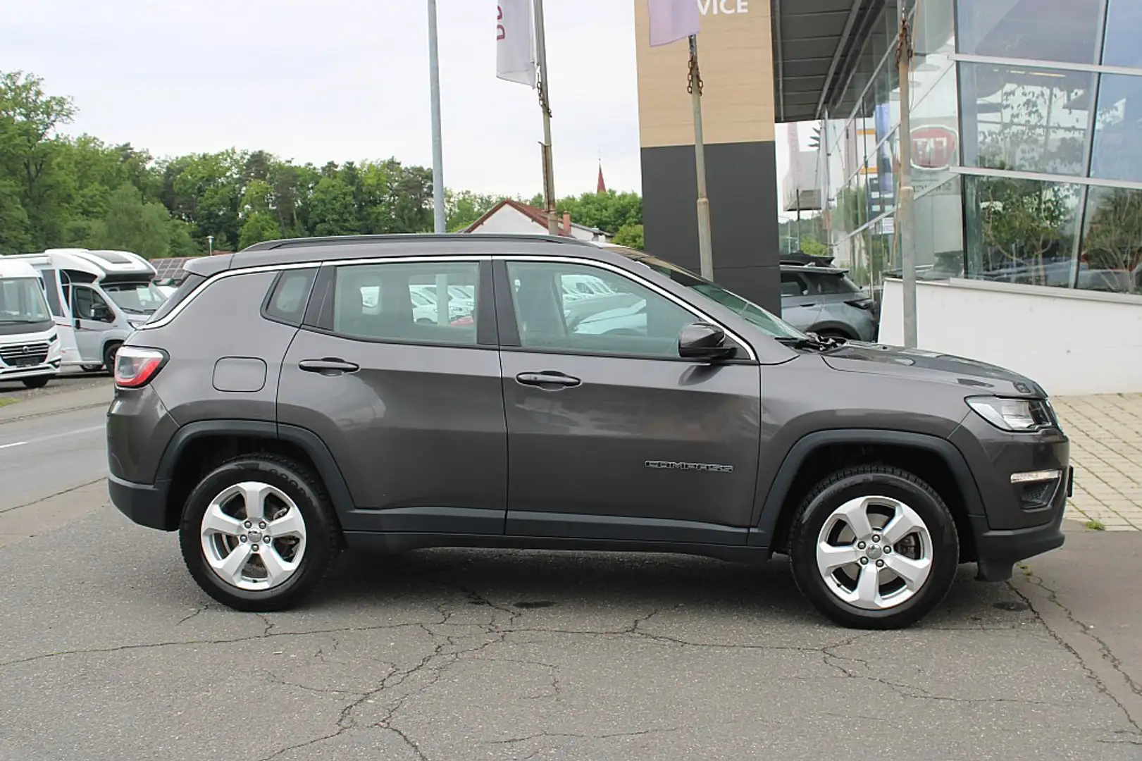 Jeep Compass 2,0 MultiJet II AWD Longitude Schwarz - 1