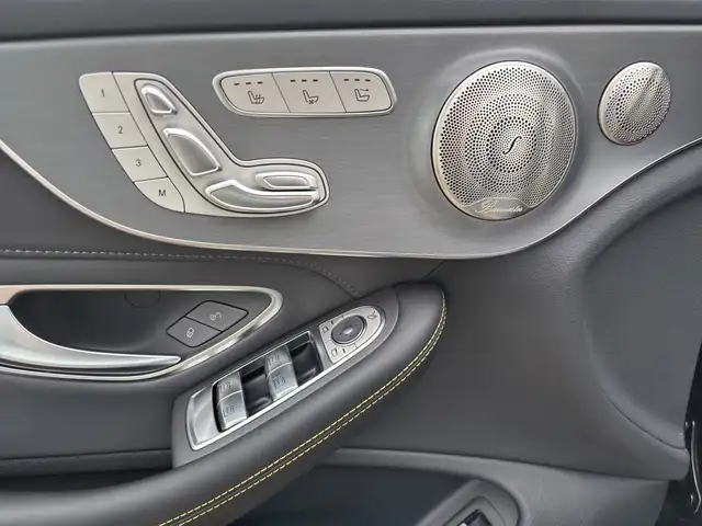 Mercedes-Benz C-Class view 9