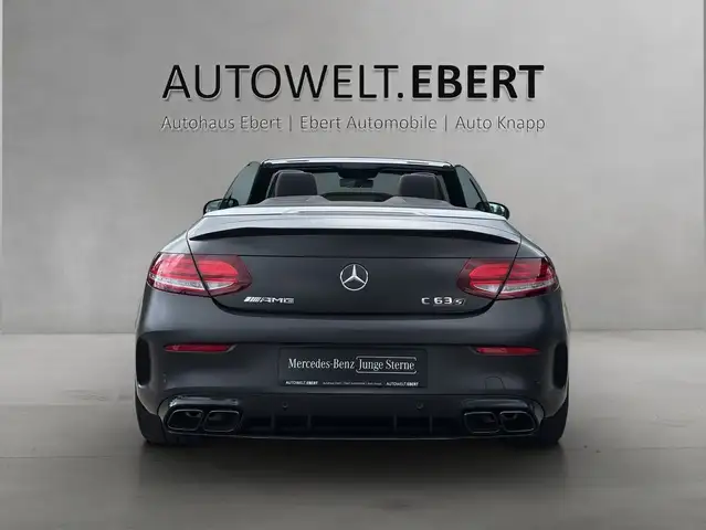 Mercedes-Benz C-Class view 4