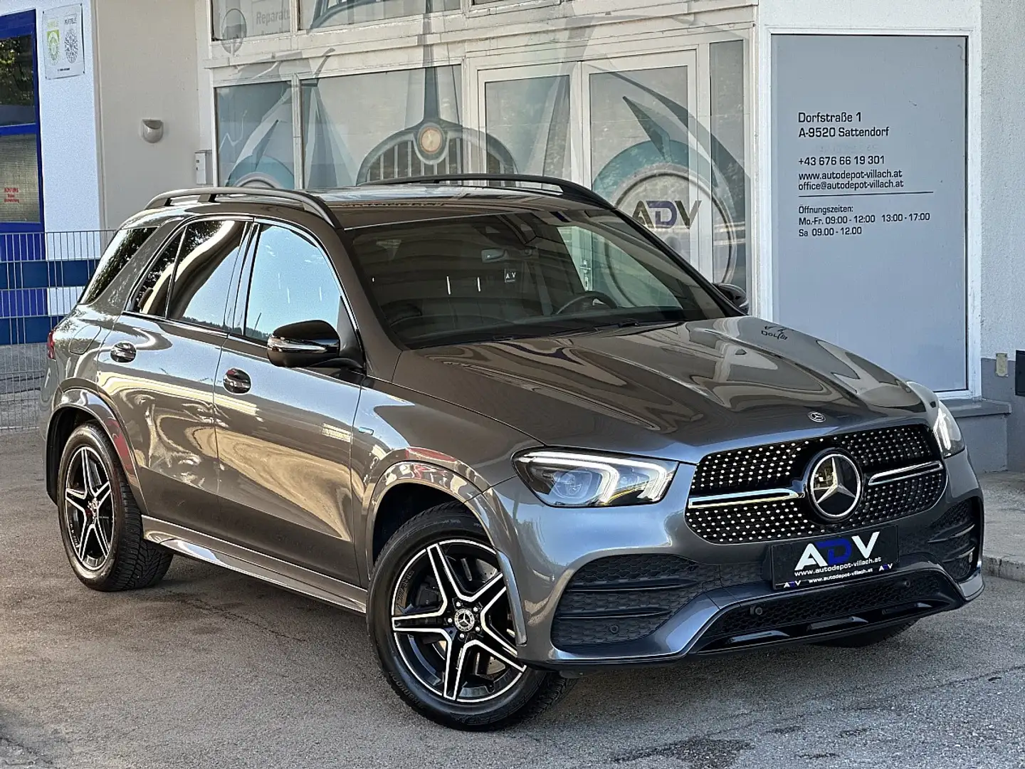 Mercedes-Benz GLE 350 de AMG-Line  4Matic Aut. Grau - 2