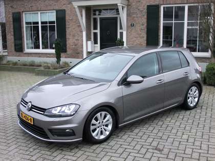 Volkswagen Golf 1.0 TSI Connected Series , Camera , Pdc V+A , Led