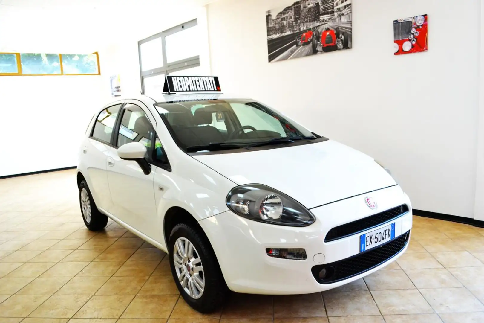 Fiat Punto 1.4 8V 5p. Natural Power Lounge Bianco - 2