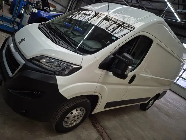 Peugeot Boxer 330 L2H2 Pro BlueHDi 120 Stop