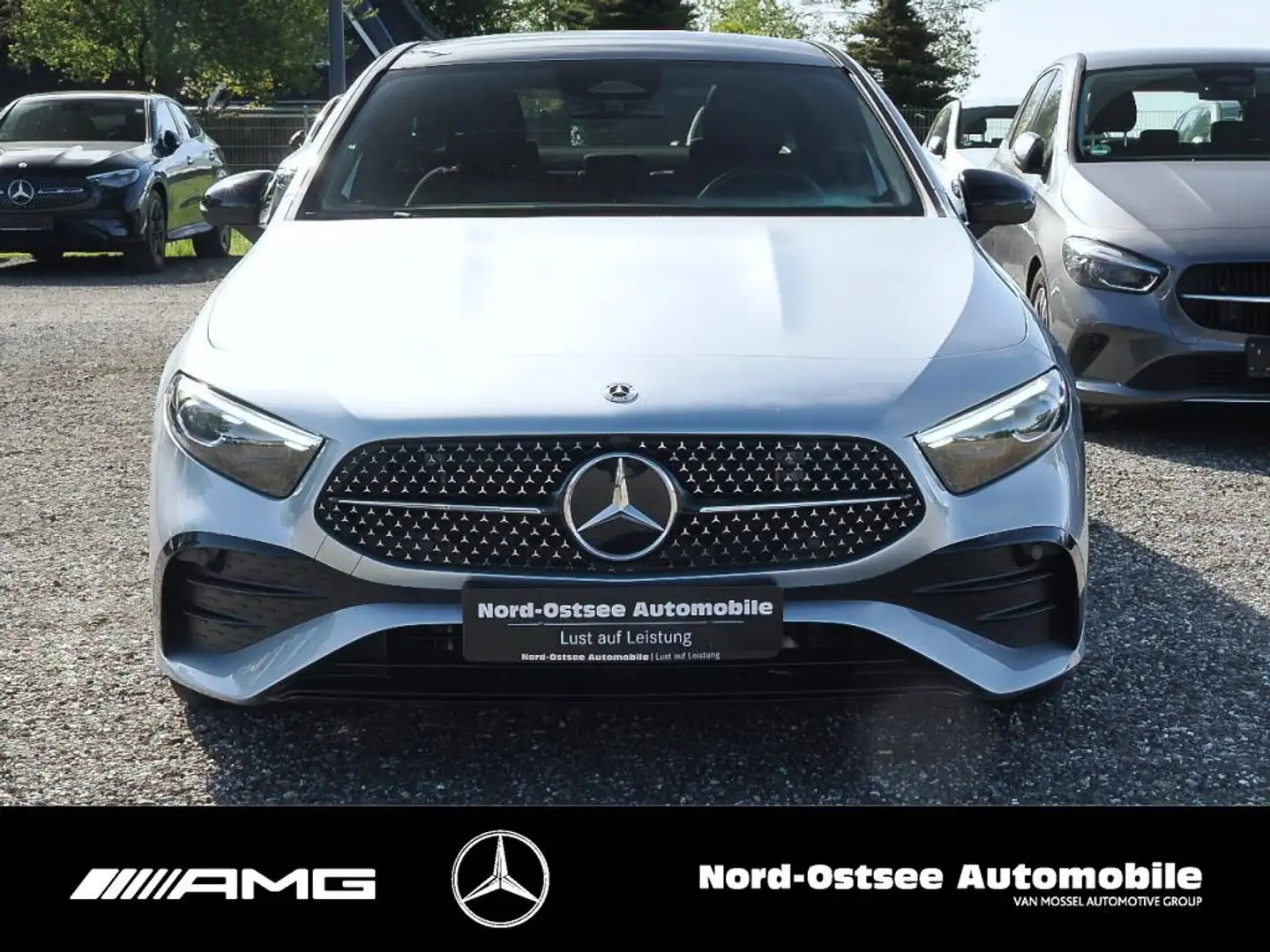 Mercedes-Benz A 200 LIMO AMG KAMERA PANO SHZ KEYLESS NIGHT Argent - 2