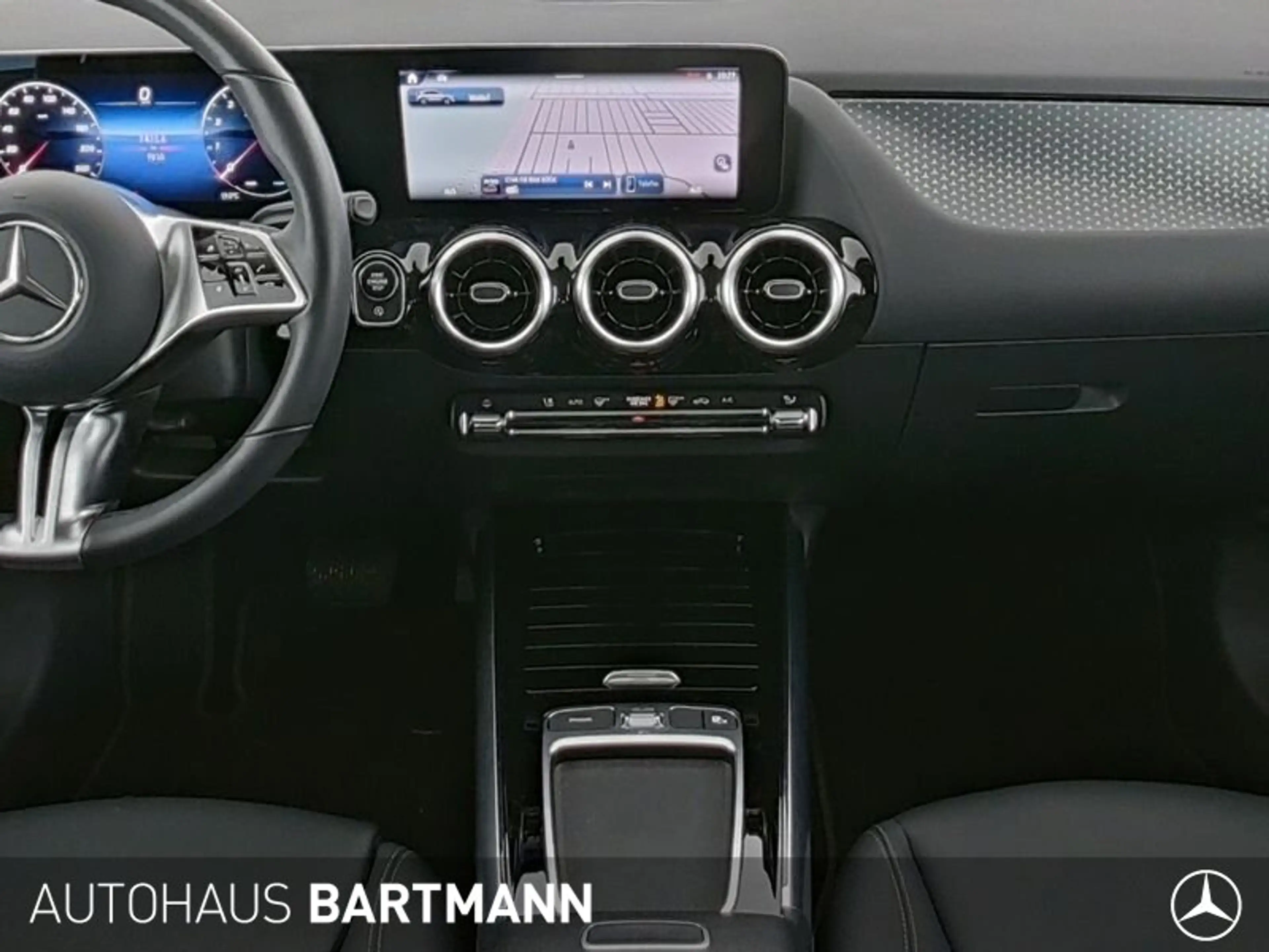 Mercedes-Benz GLA 180 GLA 180 PROGRESSIVE+KAMERA+ LED+SZH+MBUX+WINTERP — photo 8