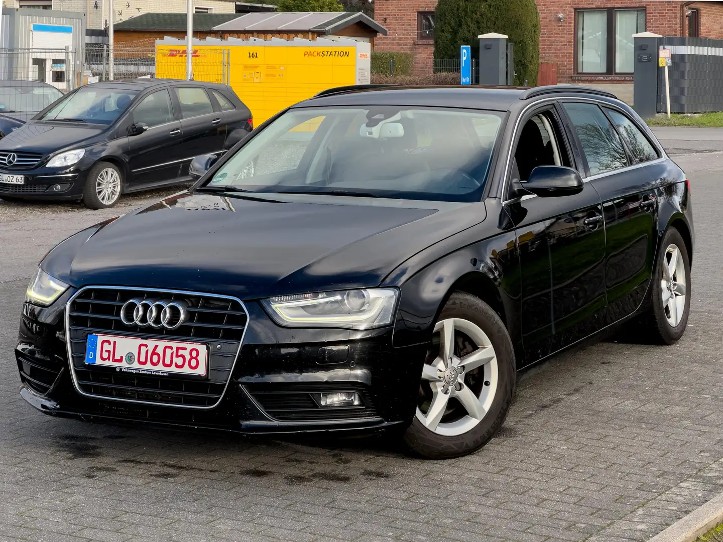 Audi A4 2.0 TDI Avant S-Line | AssistPaket| AHK| LED| TUV Black - 1