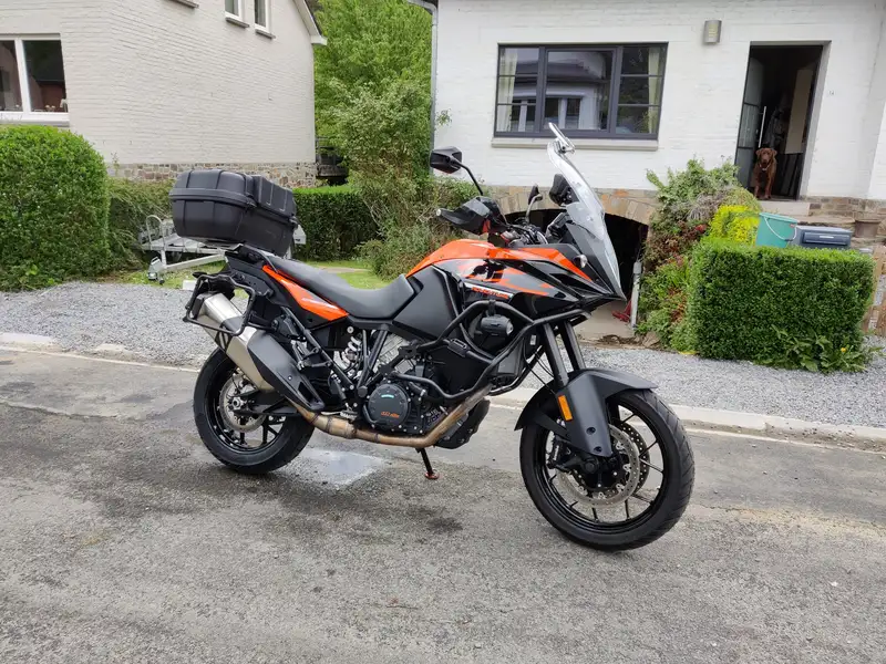 KTM 1090 Adventure - foto 2