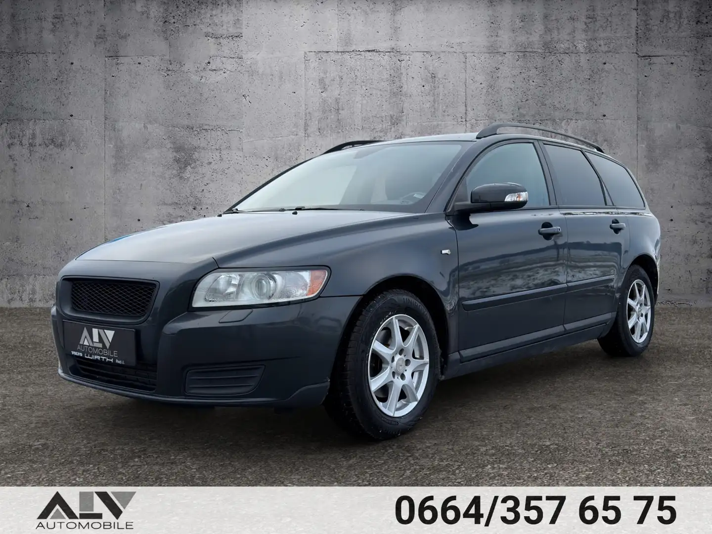 Volvo V50 1.6 D Drive Kinetic Grau - 2